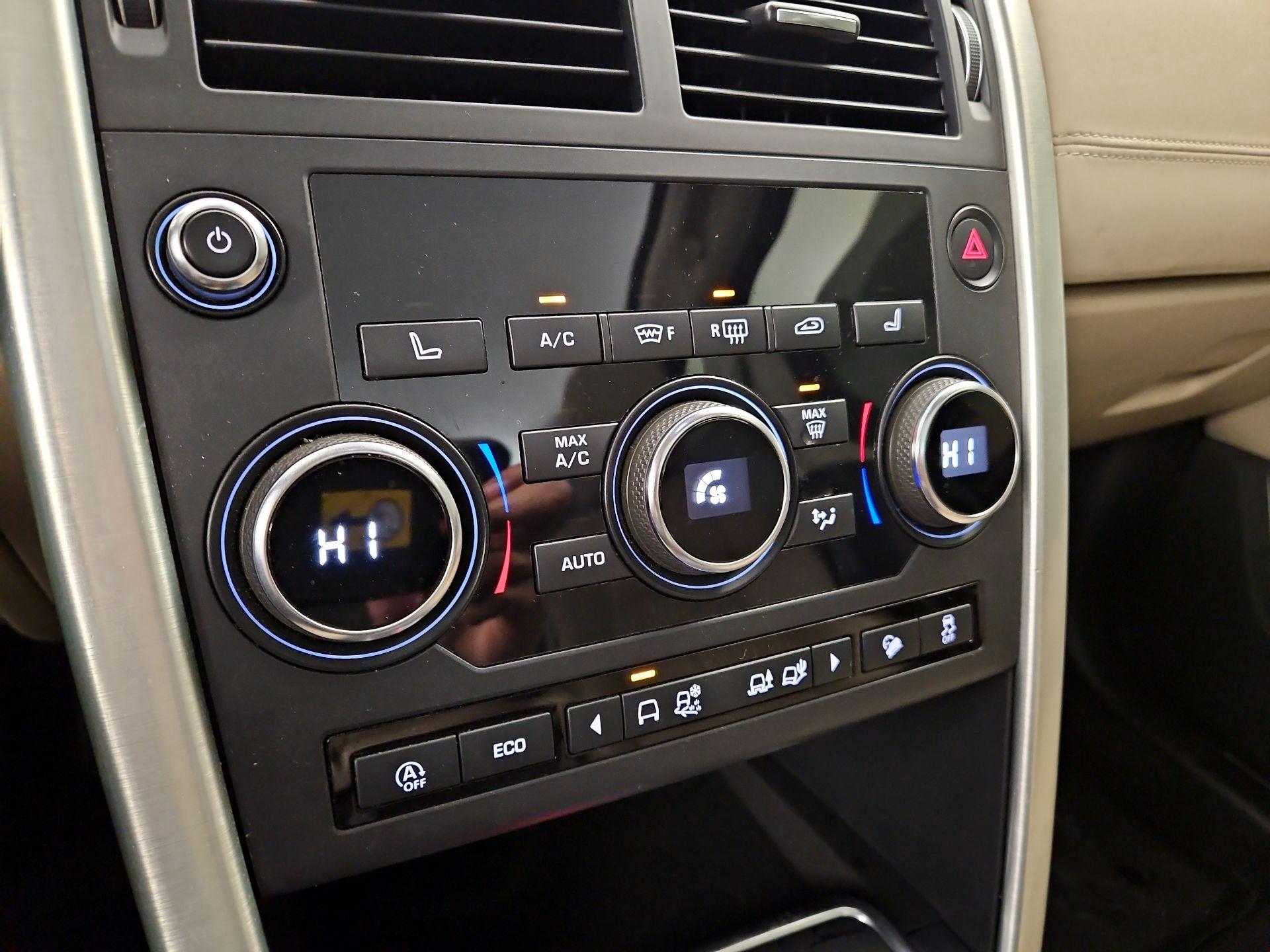 Thumbnail: 2019 Land Rover Discovery Sport - 16