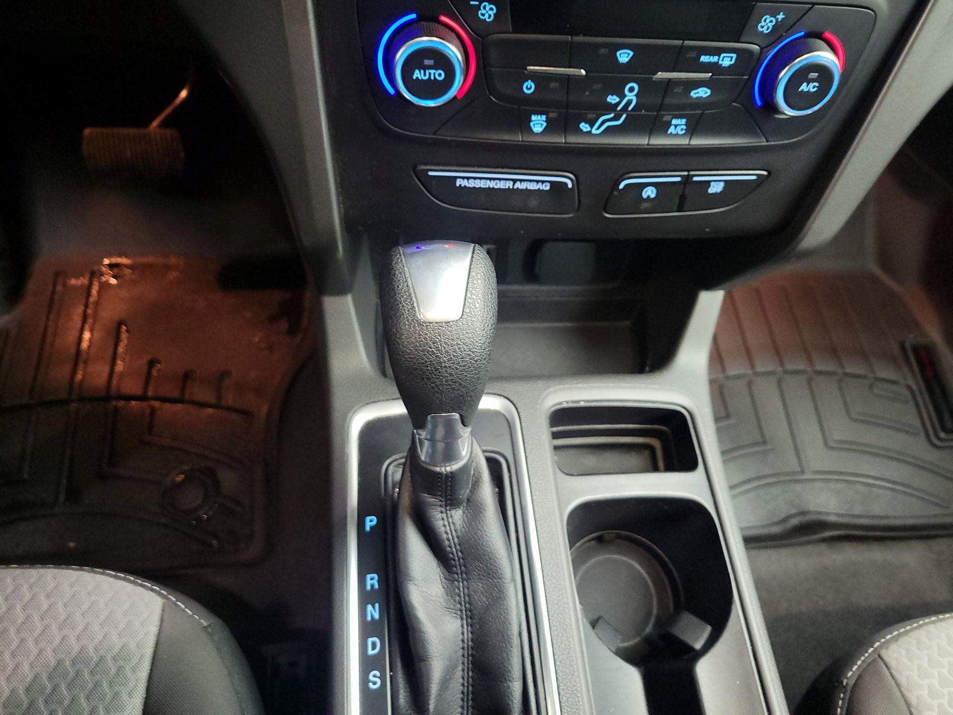 Thumbnail: 2017 Ford Escape - 16