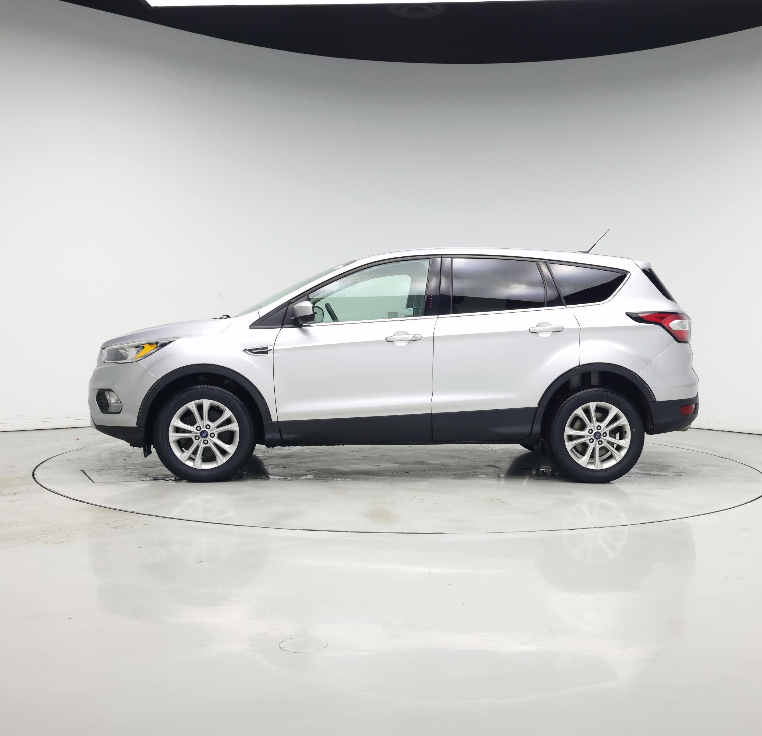 Thumbnail: 2017 Ford Escape - 3