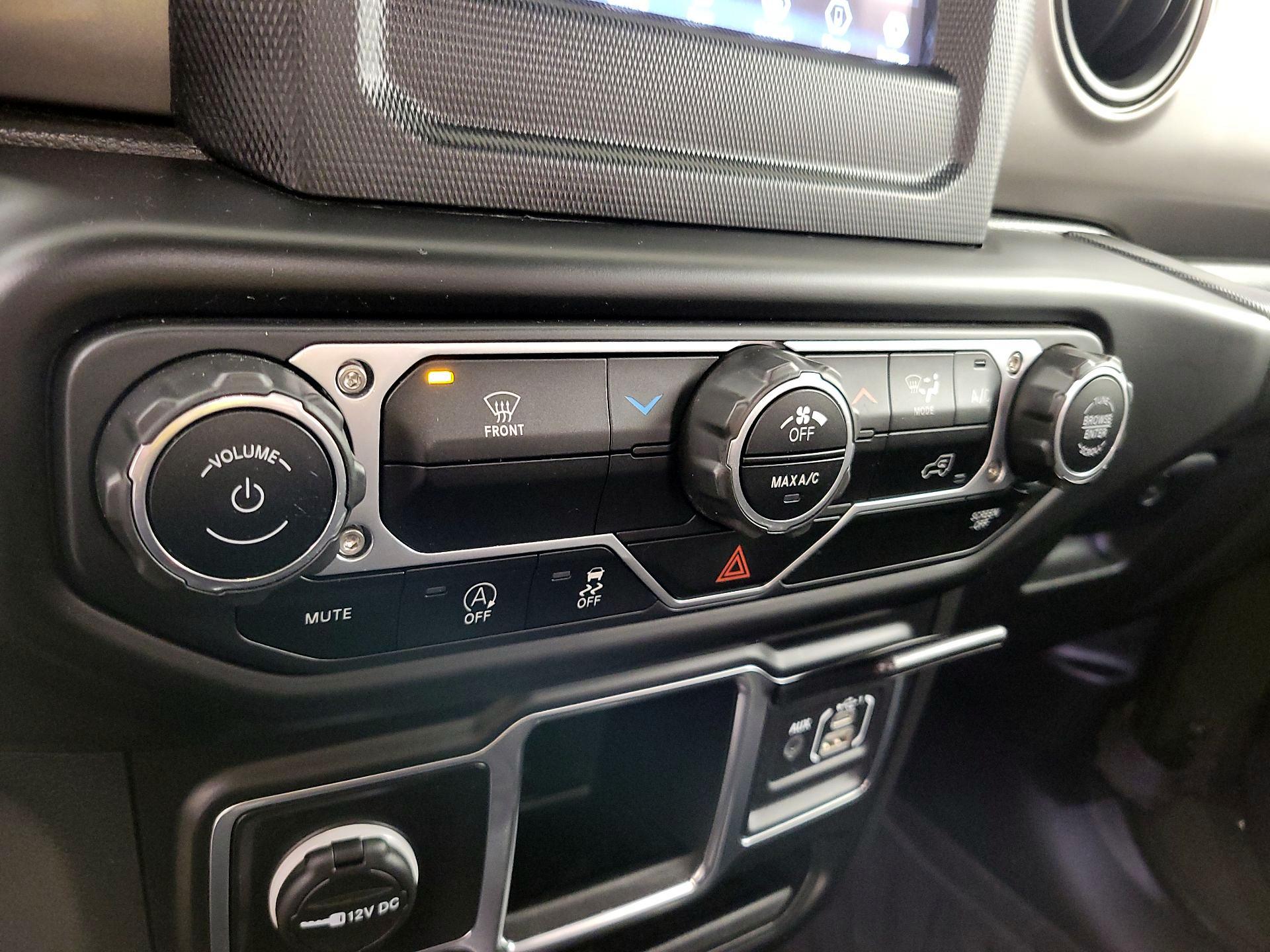 Thumbnail: 2022 Jeep Wrangler - 16