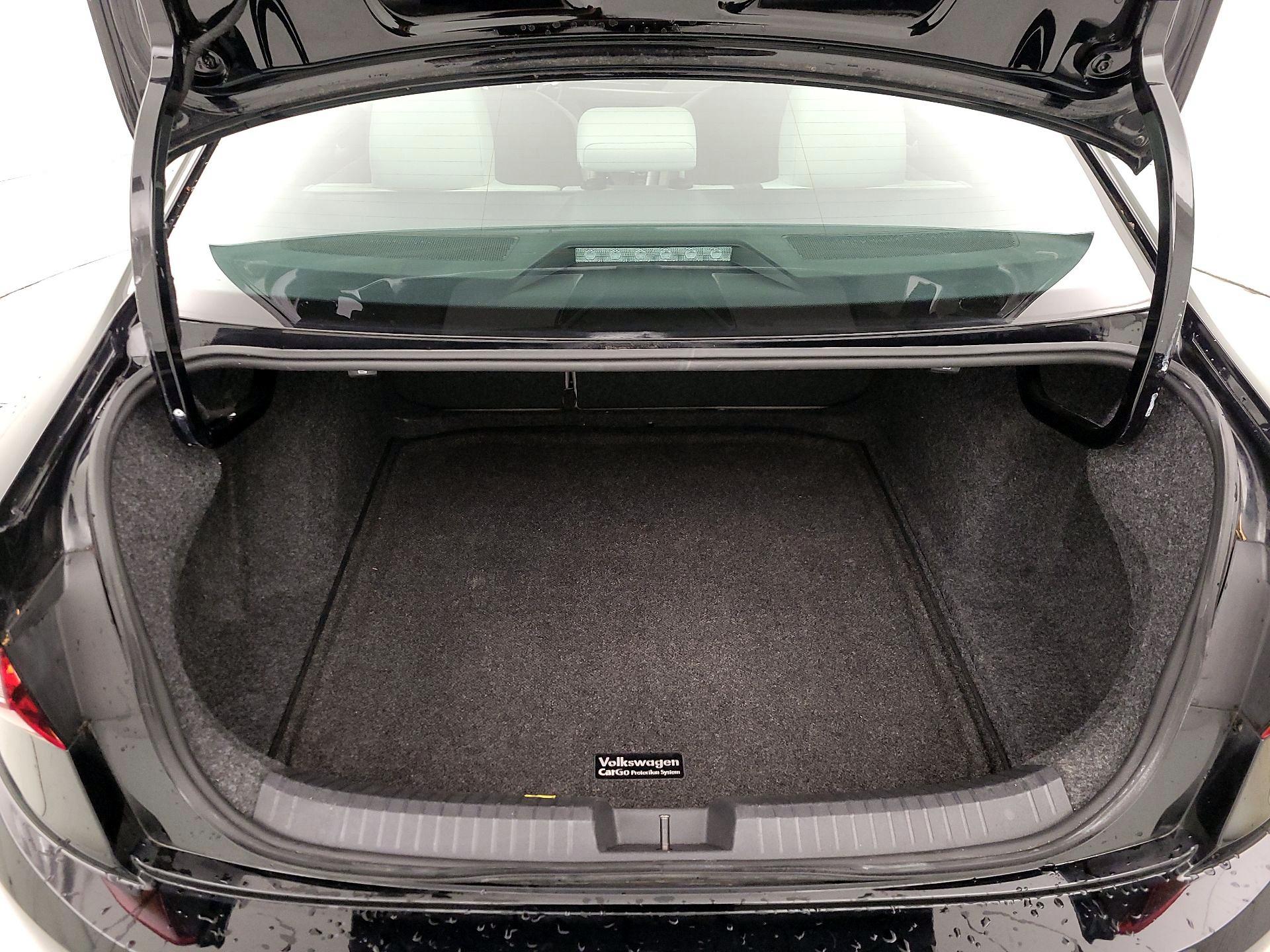 Thumbnail: 2019 Volkswagen Jetta - 20