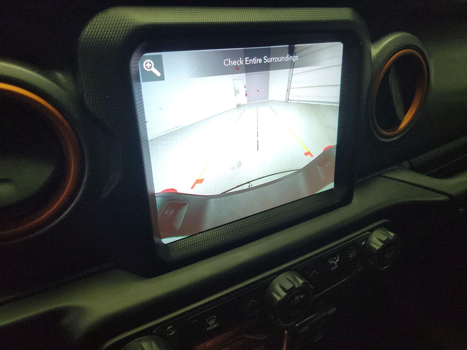 Thumbnail: 2023 Jeep Gladiator - 15