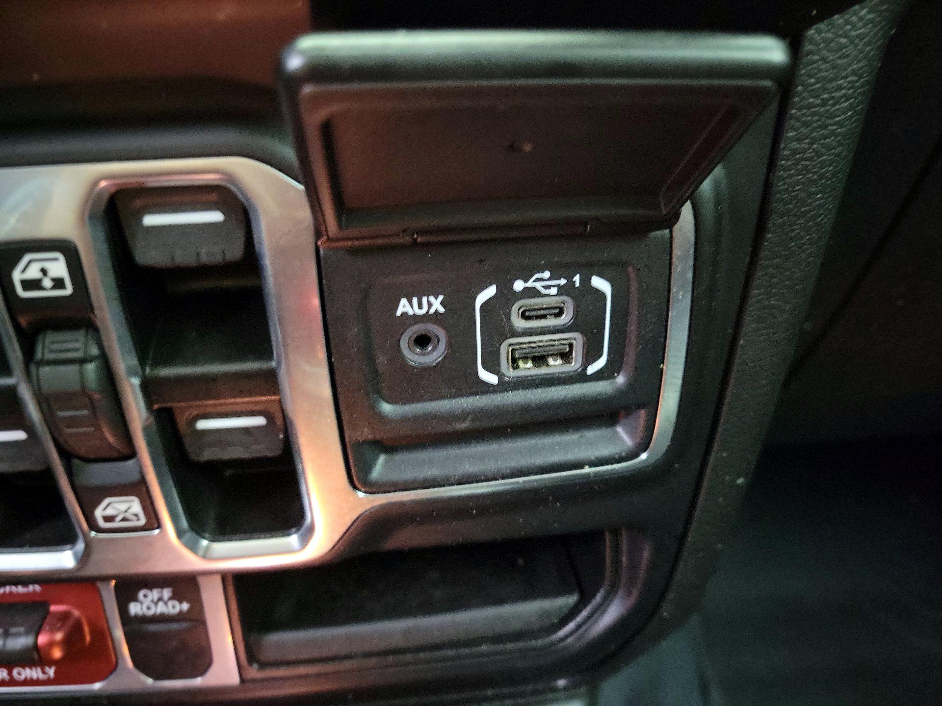 Thumbnail: 2023 Jeep Gladiator - 19