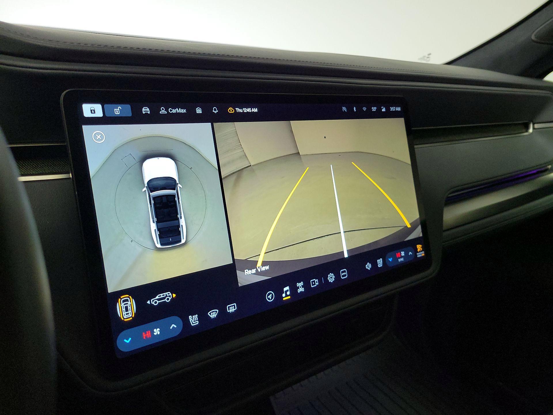 Thumbnail: 2025 Rivian R1S - 14