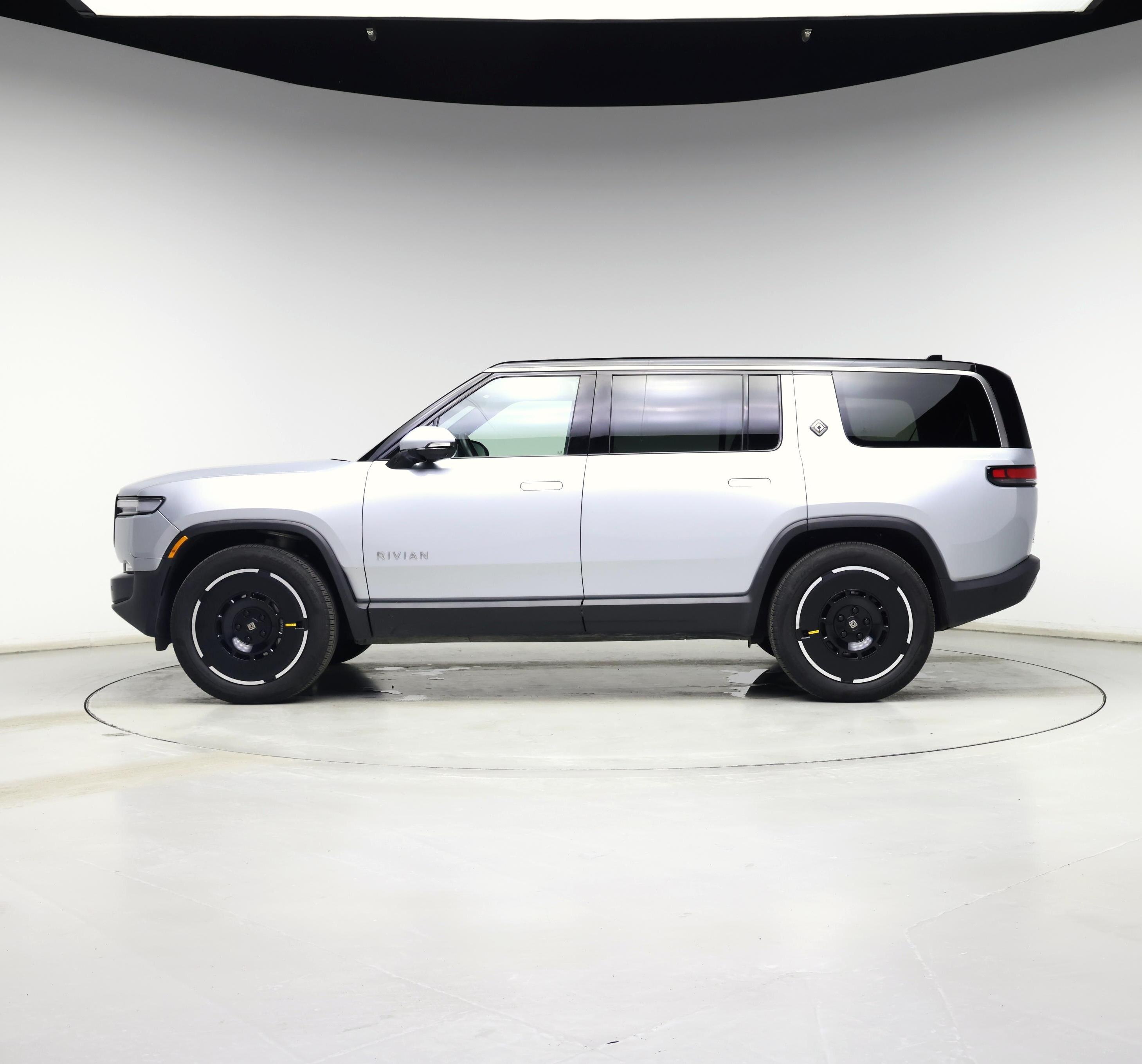 Thumbnail: 2025 Rivian R1S - 3