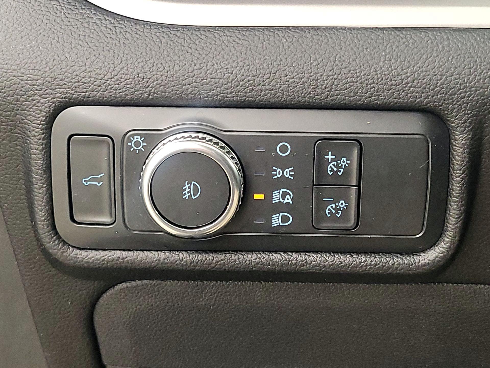 Thumbnail: 2022 Ford Explorer - 13