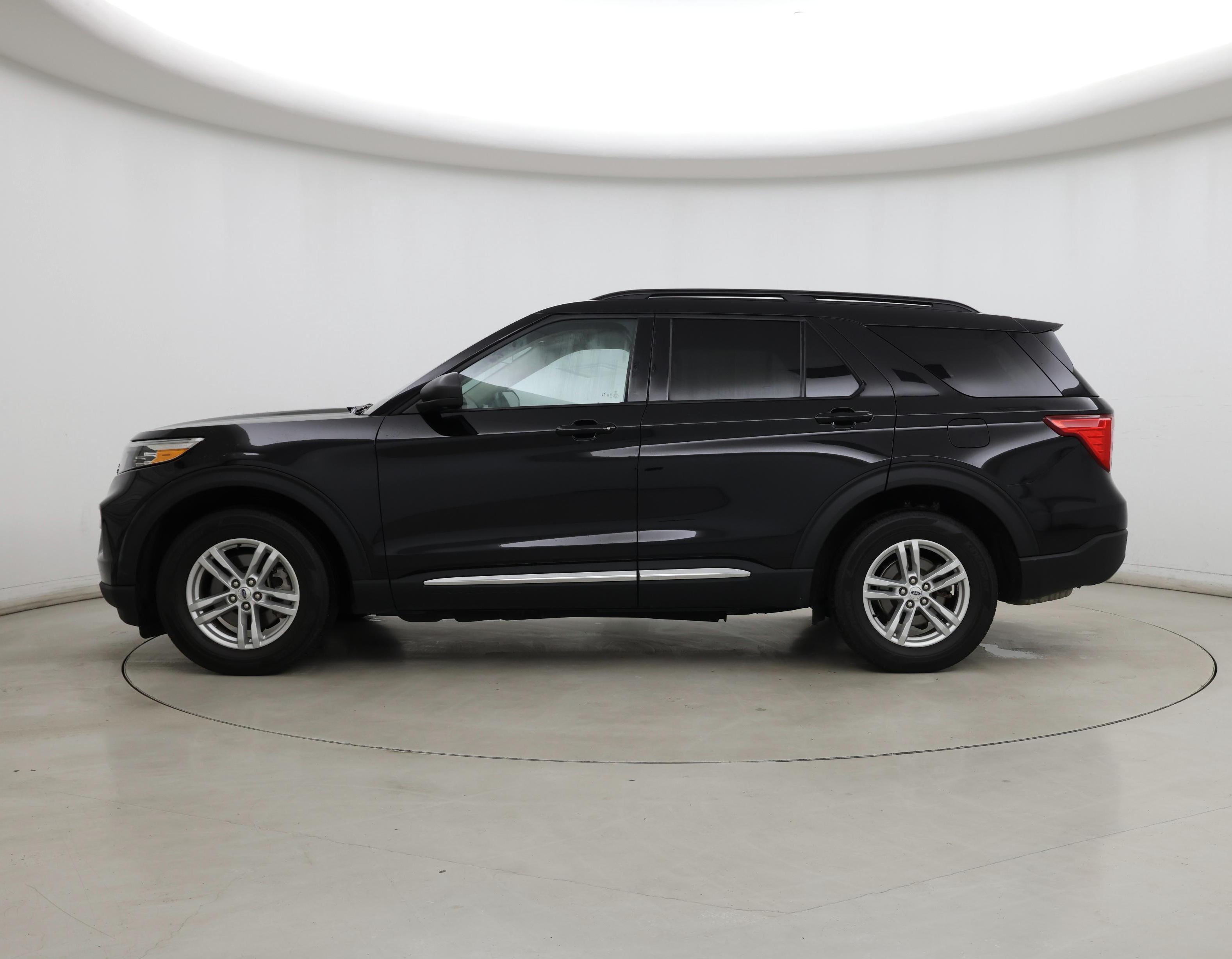 Thumbnail: 2022 Ford Explorer - 3