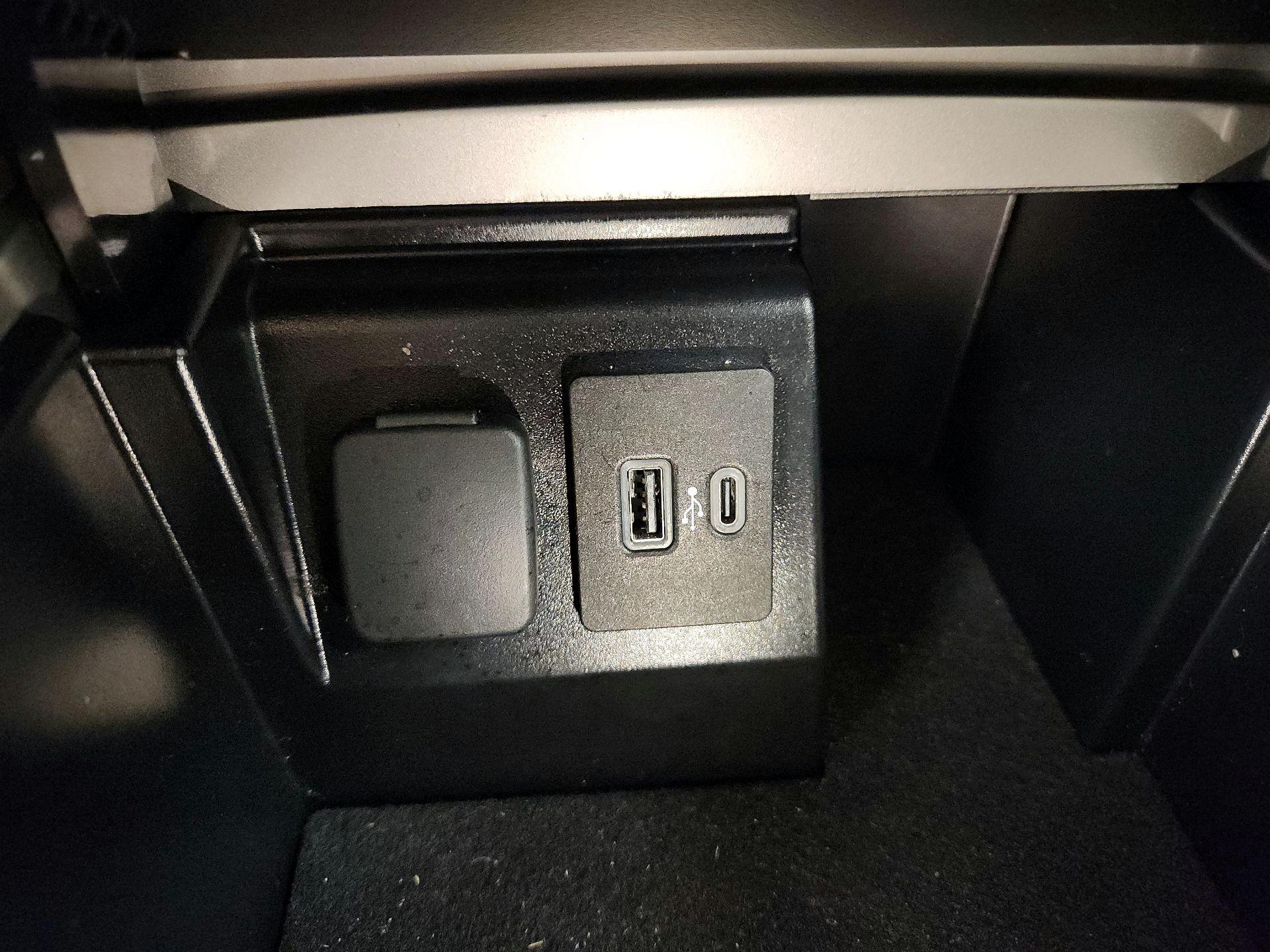 Thumbnail: 2023 Ford Explorer - 18