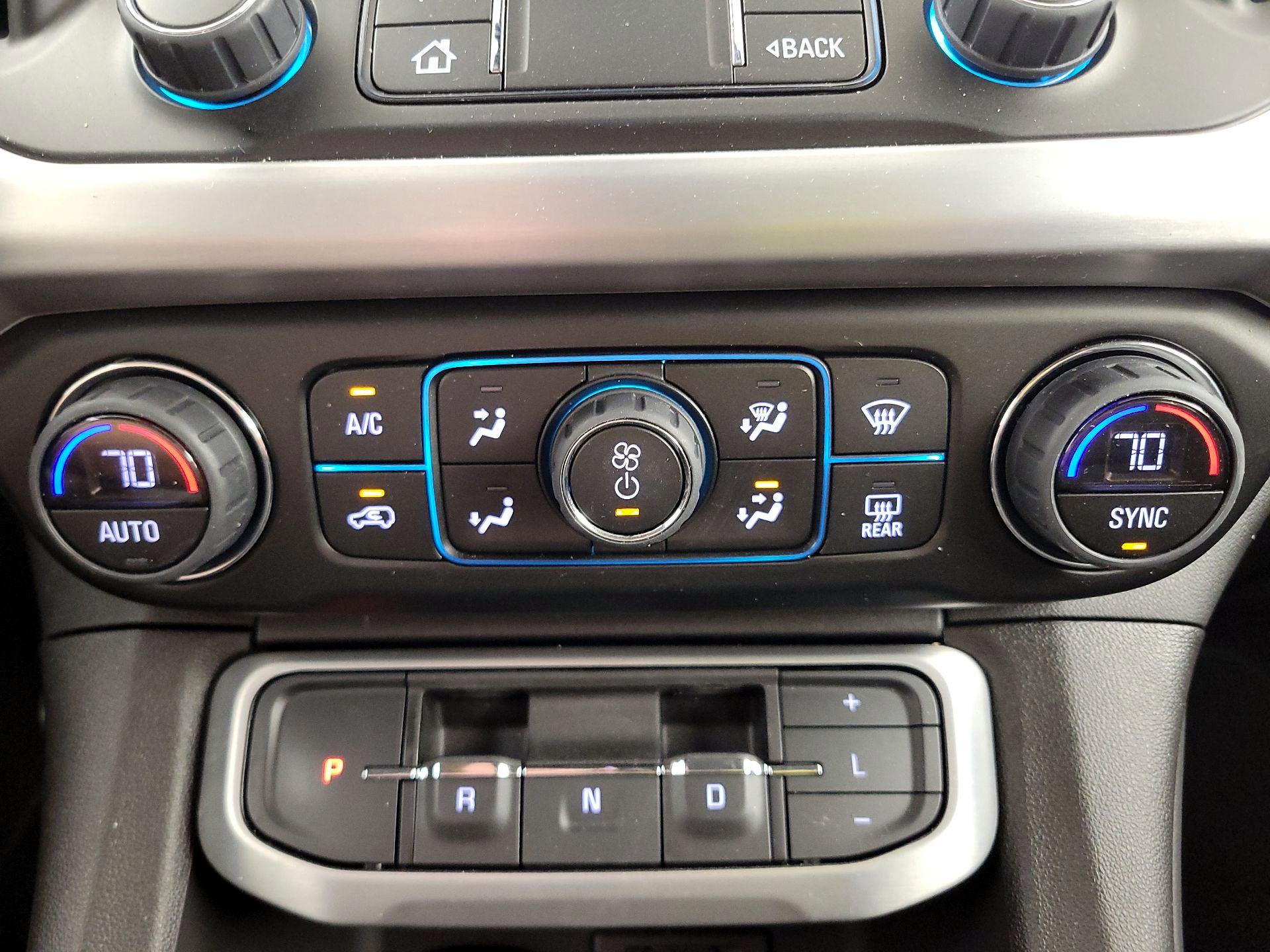 Thumbnail: 2023 GMC Acadia - 17