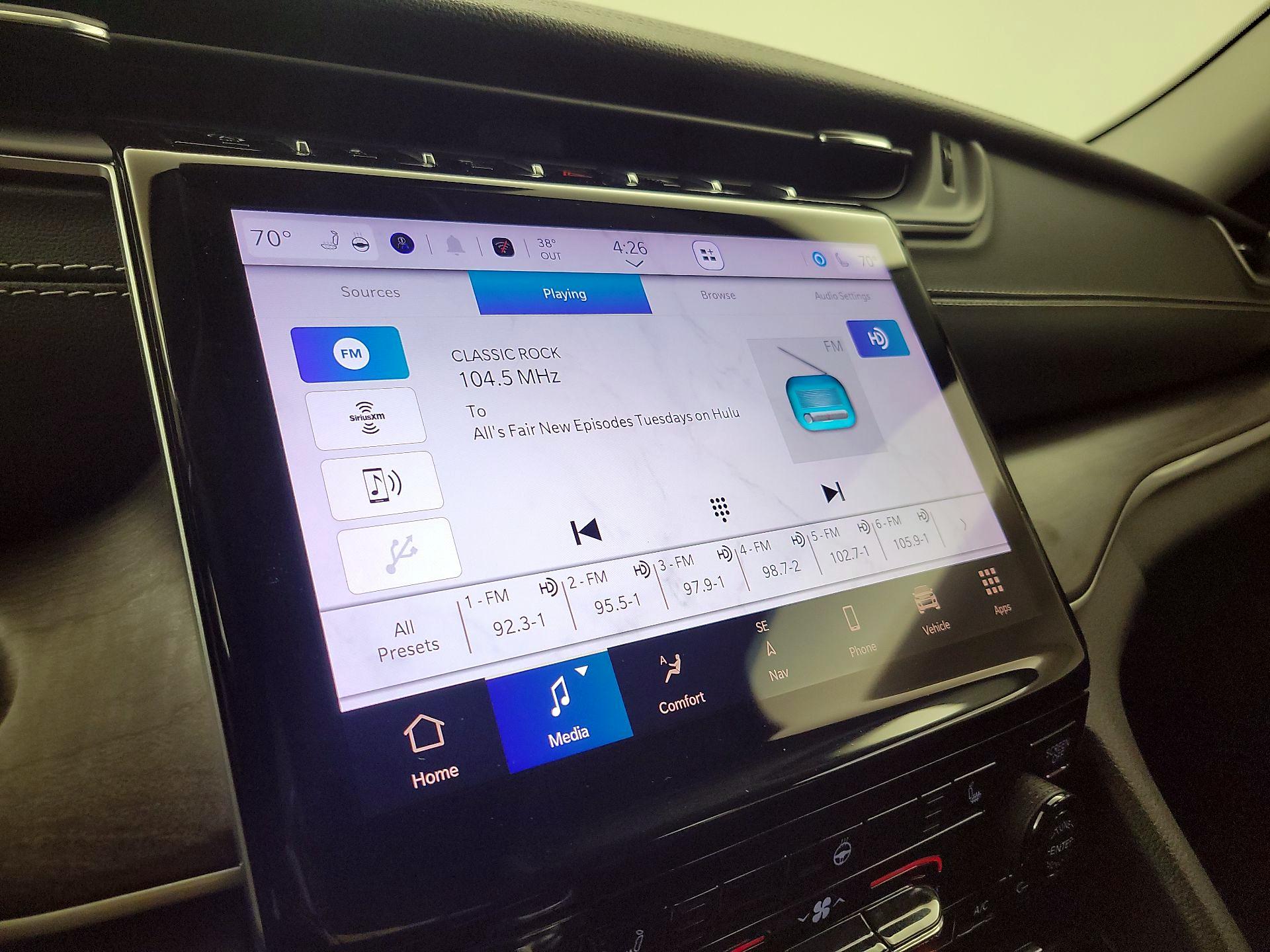 Thumbnail: 2023 Jeep Grand Cherokee - 16