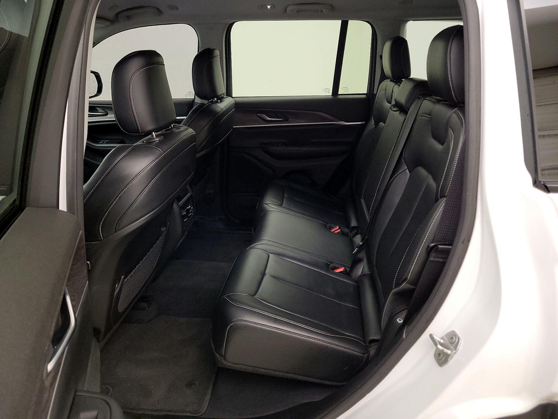 Thumbnail: 2023 Jeep Grand Cherokee - 20