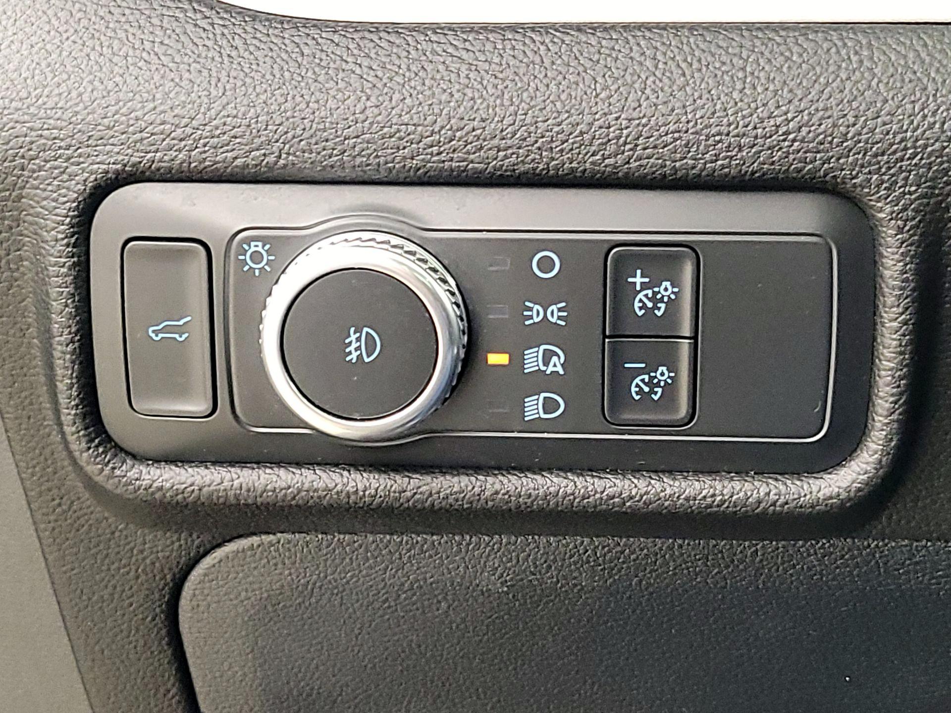 Thumbnail: 2022 Ford Explorer - 13