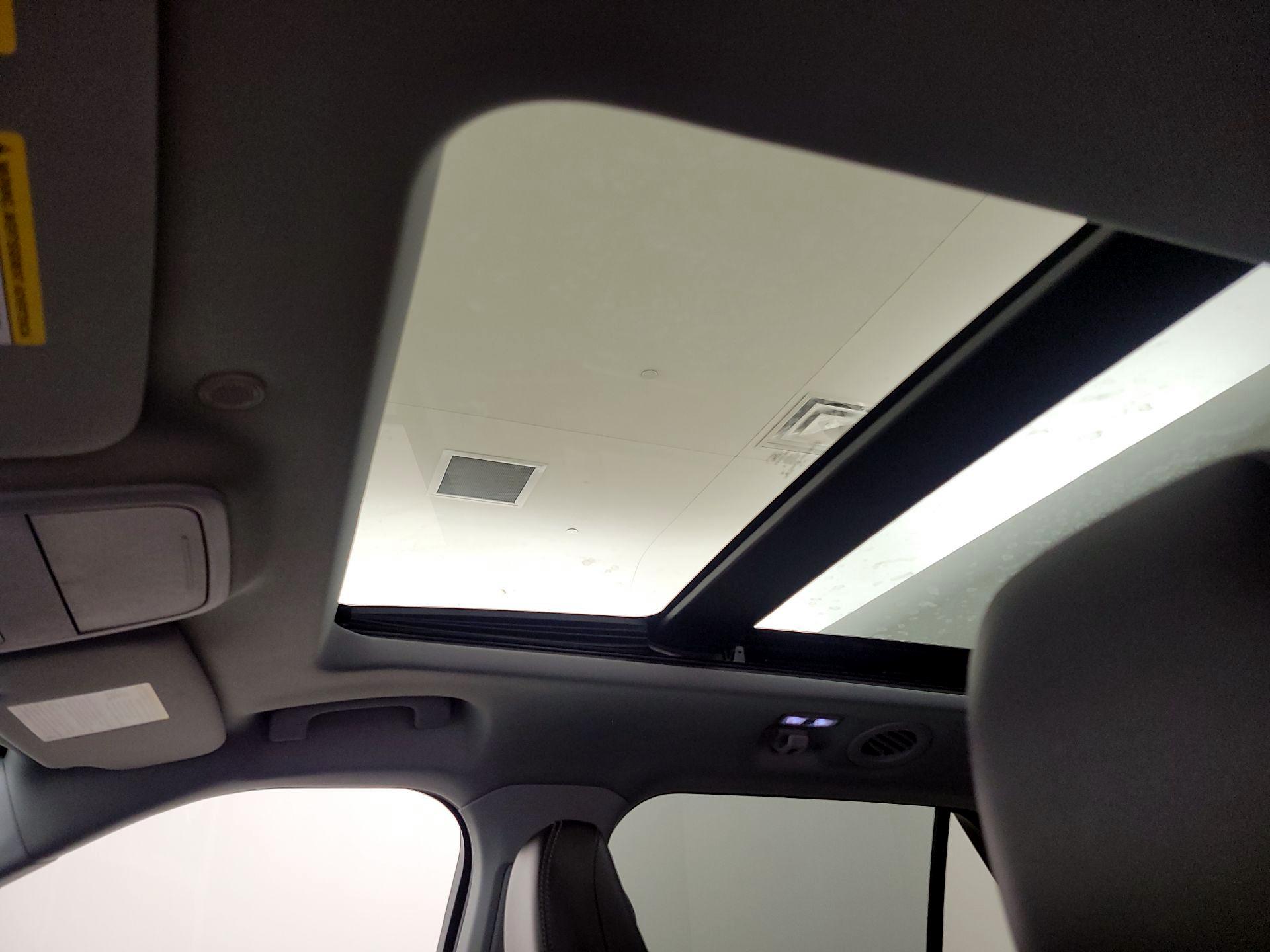 Thumbnail: 2022 Ford Explorer - 20