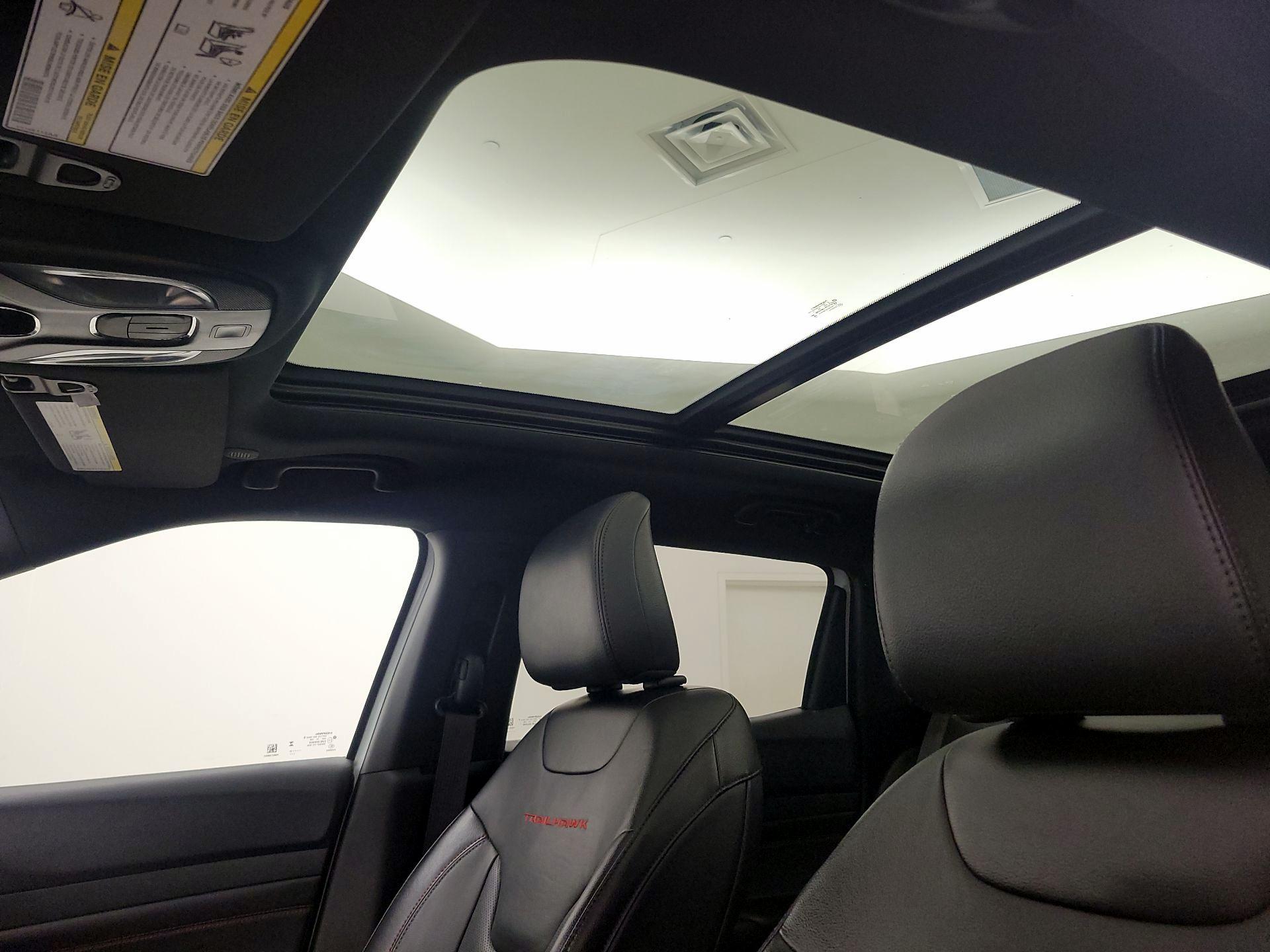 Thumbnail: 2023 Jeep Compass - 20