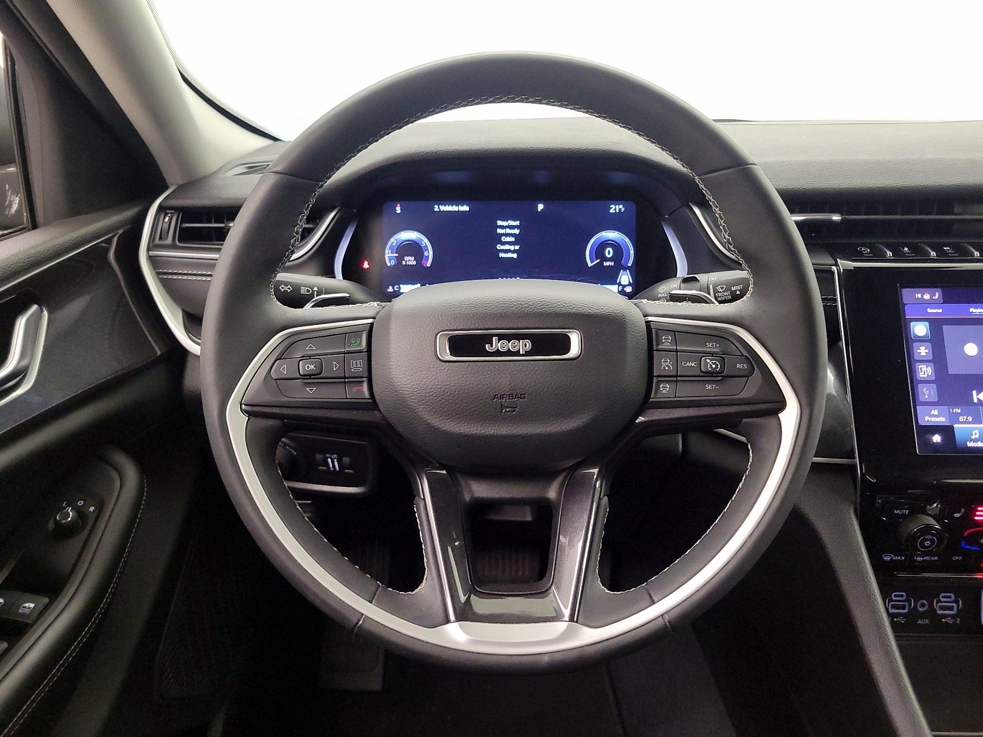 Thumbnail: 2023 Jeep Grand Cherokee - 10