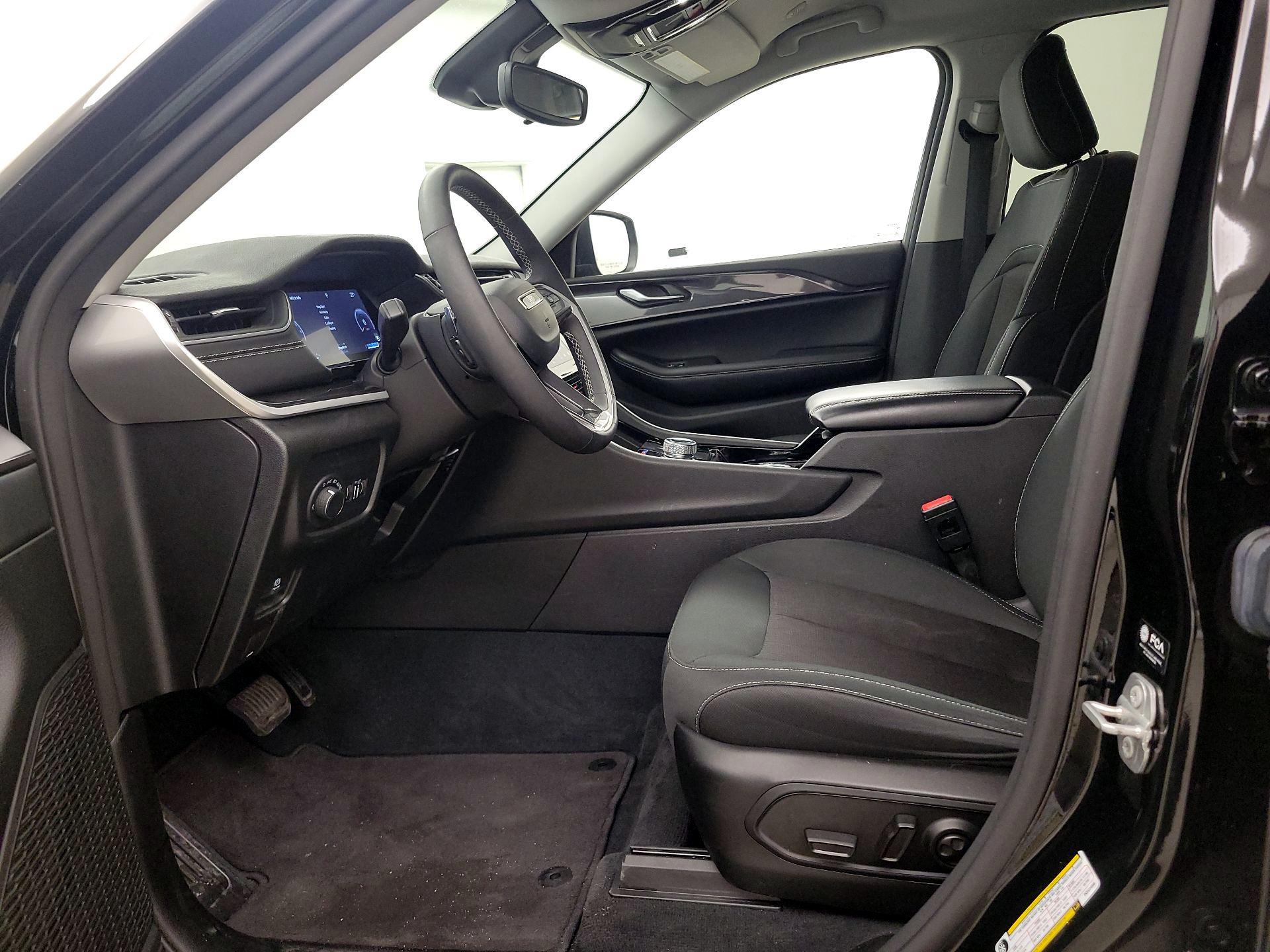 Thumbnail: 2023 Jeep Grand Cherokee - 11