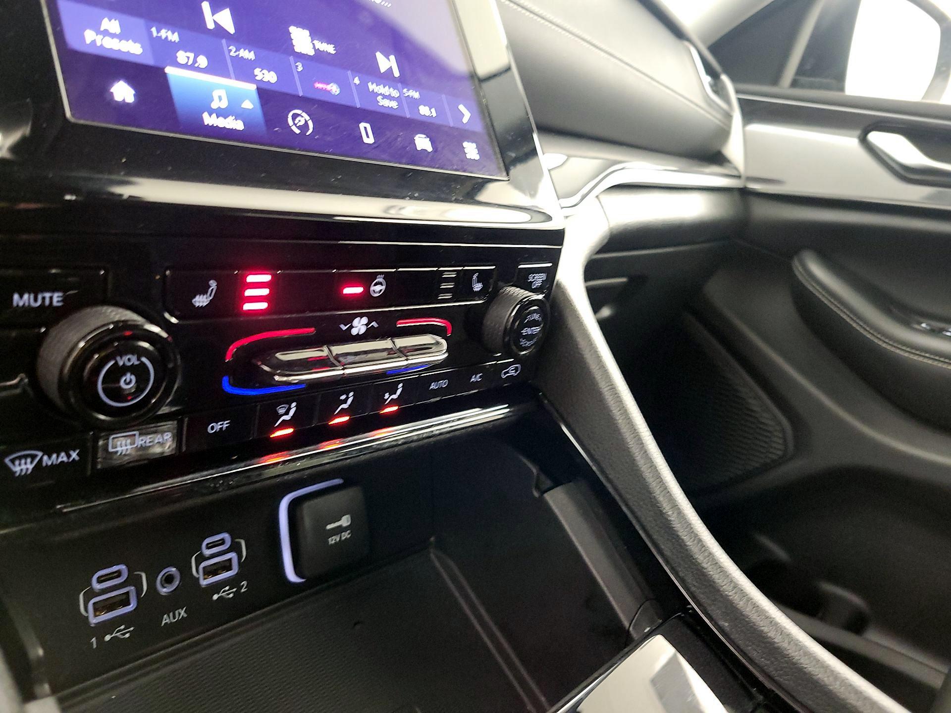 Thumbnail: 2023 Jeep Grand Cherokee - 16