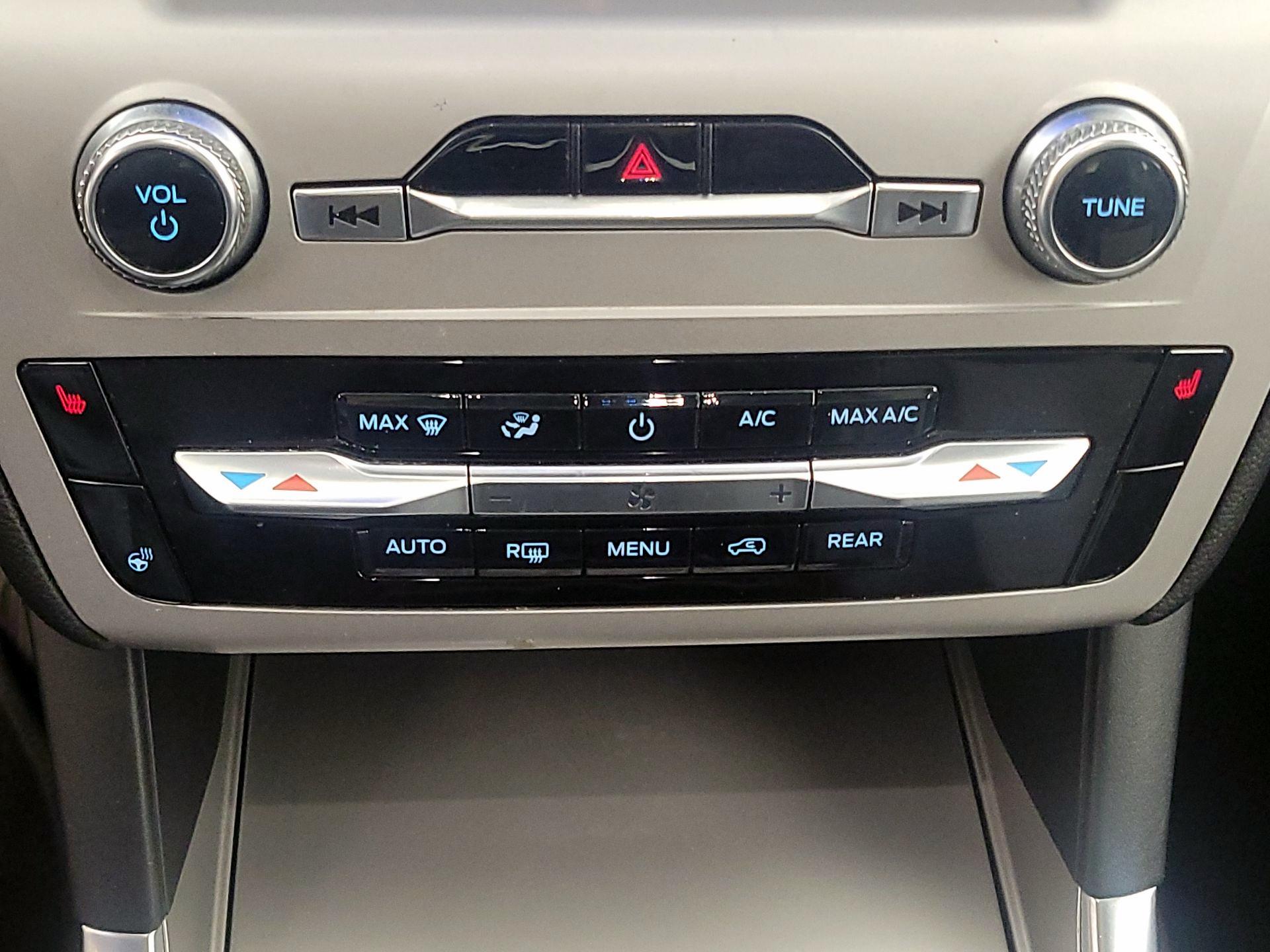 Thumbnail: 2022 Ford Explorer - 17