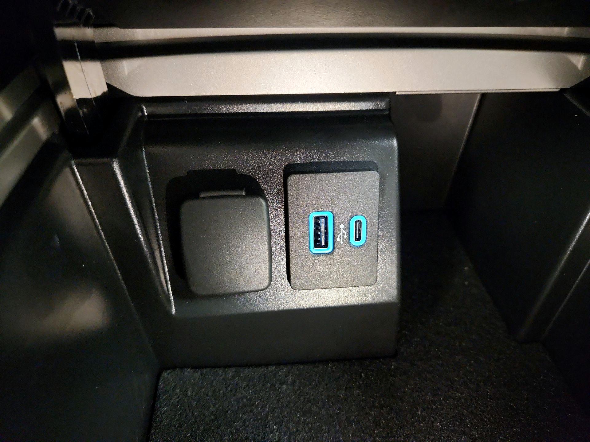 Thumbnail: 2023 Ford Explorer - 18