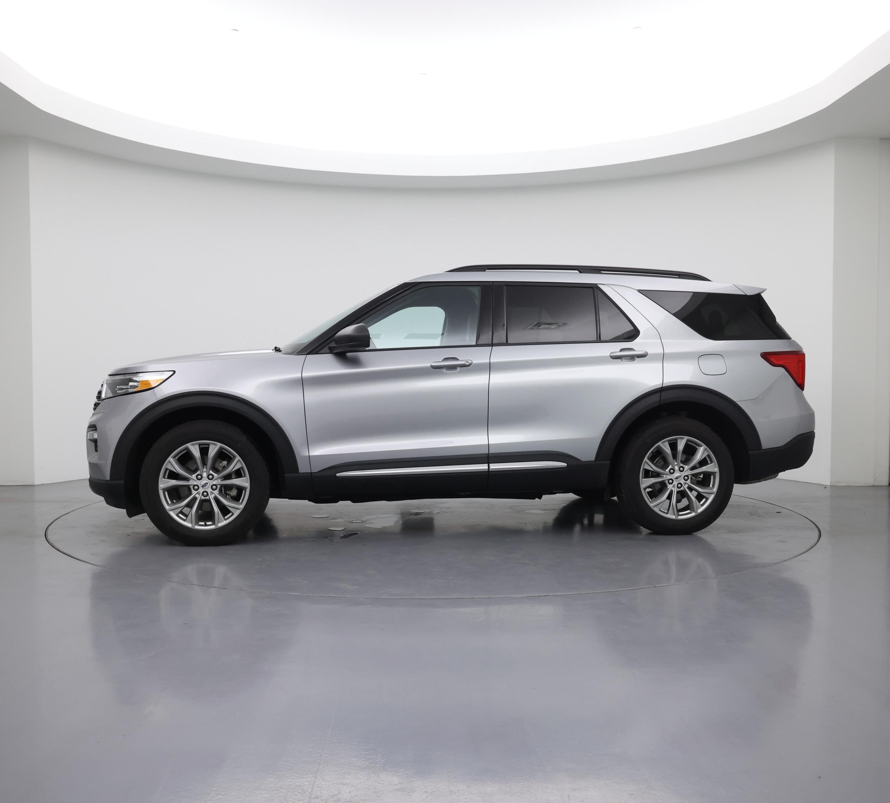 Thumbnail: 2023 Ford Explorer - 3