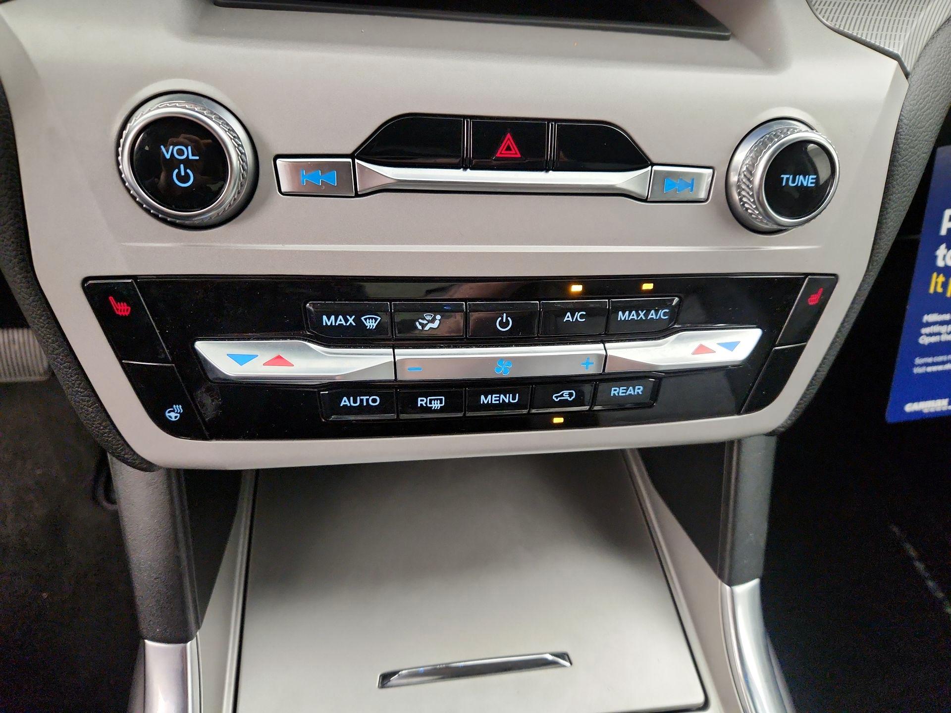 Thumbnail: 2023 Ford Explorer - 17