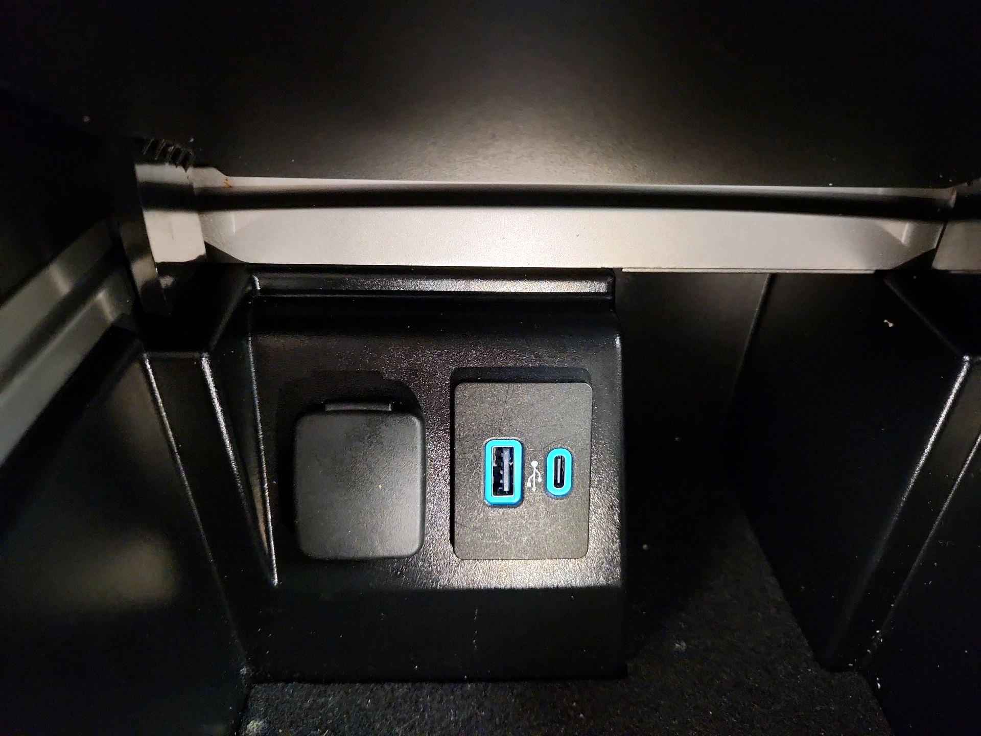 Thumbnail: 2023 Ford Explorer - 19