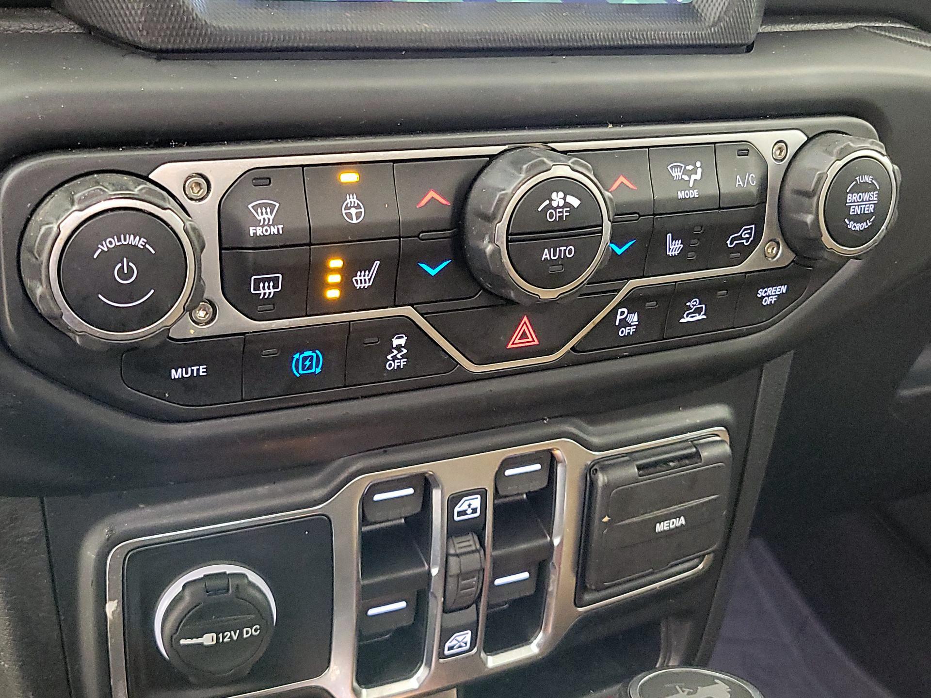 Thumbnail: 2023 Jeep Wrangler - 17