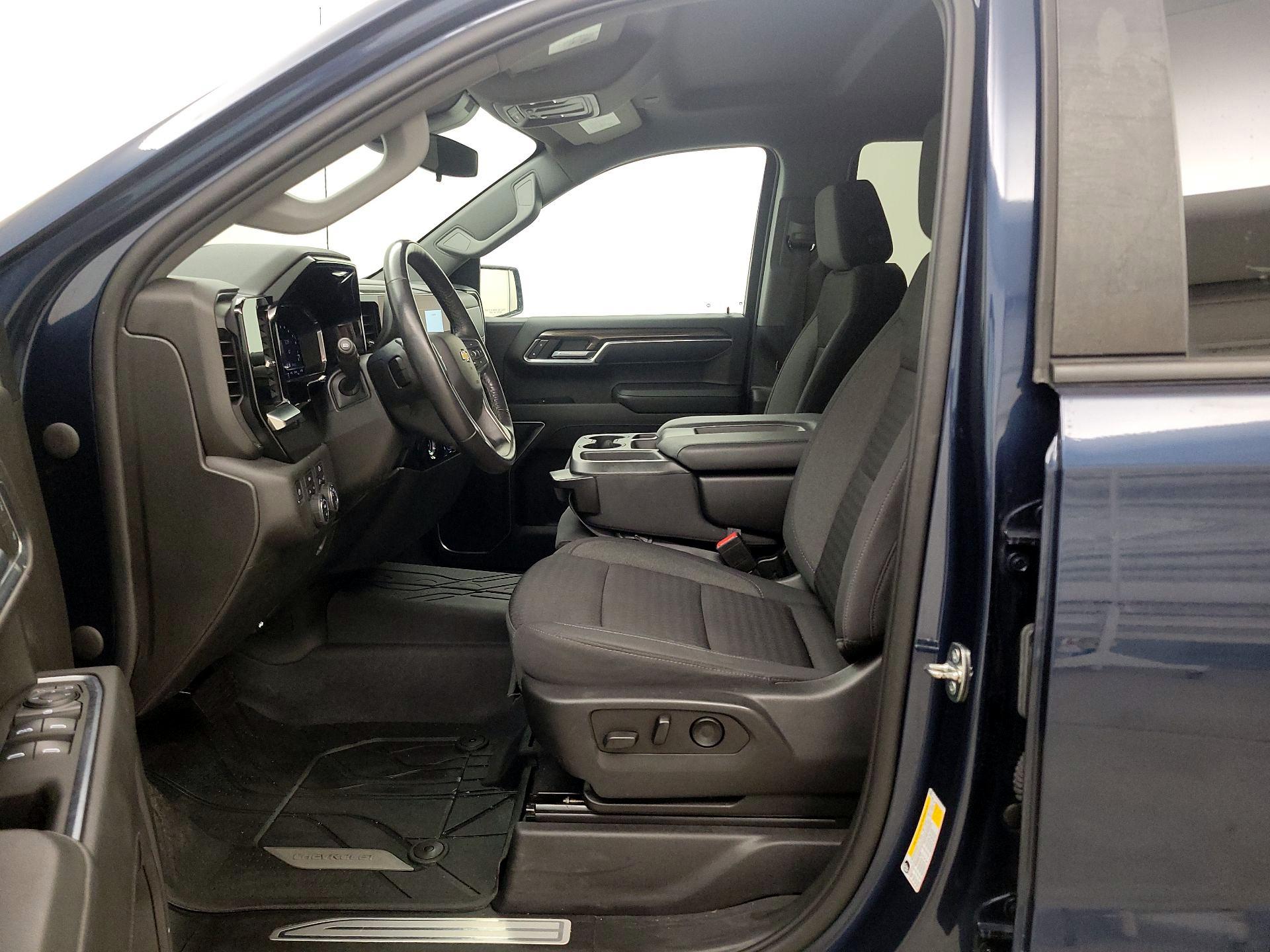 Thumbnail: 2022 Chevrolet Silverado 1500 - 11