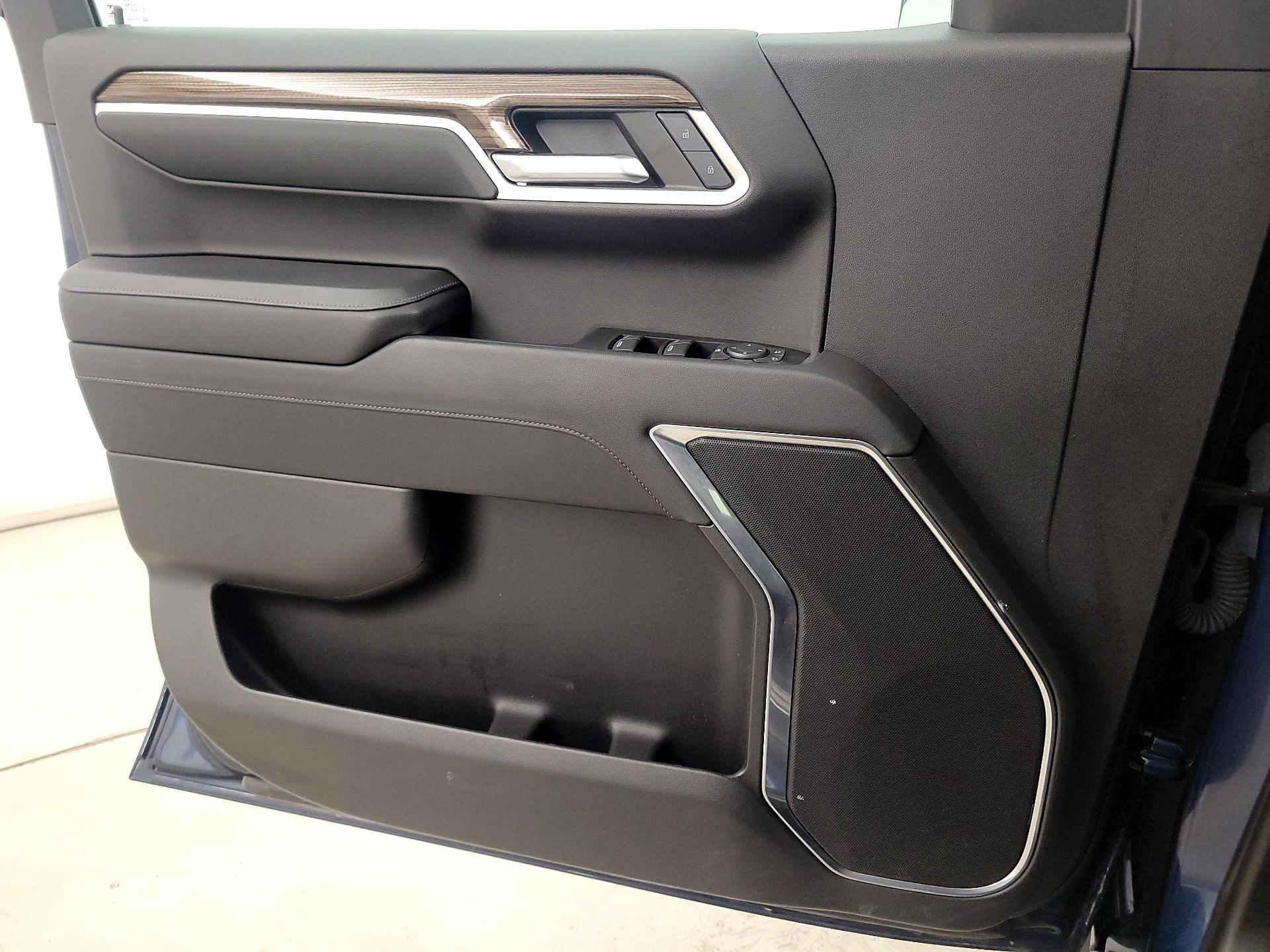 Thumbnail: 2022 Chevrolet Silverado 1500 - 12