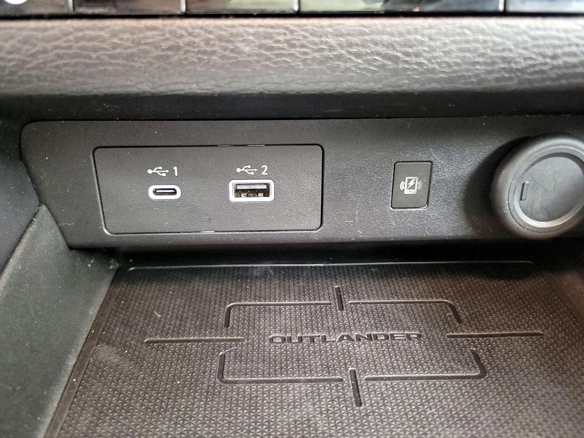 Thumbnail: 2023 Mitsubishi Outlander - 19