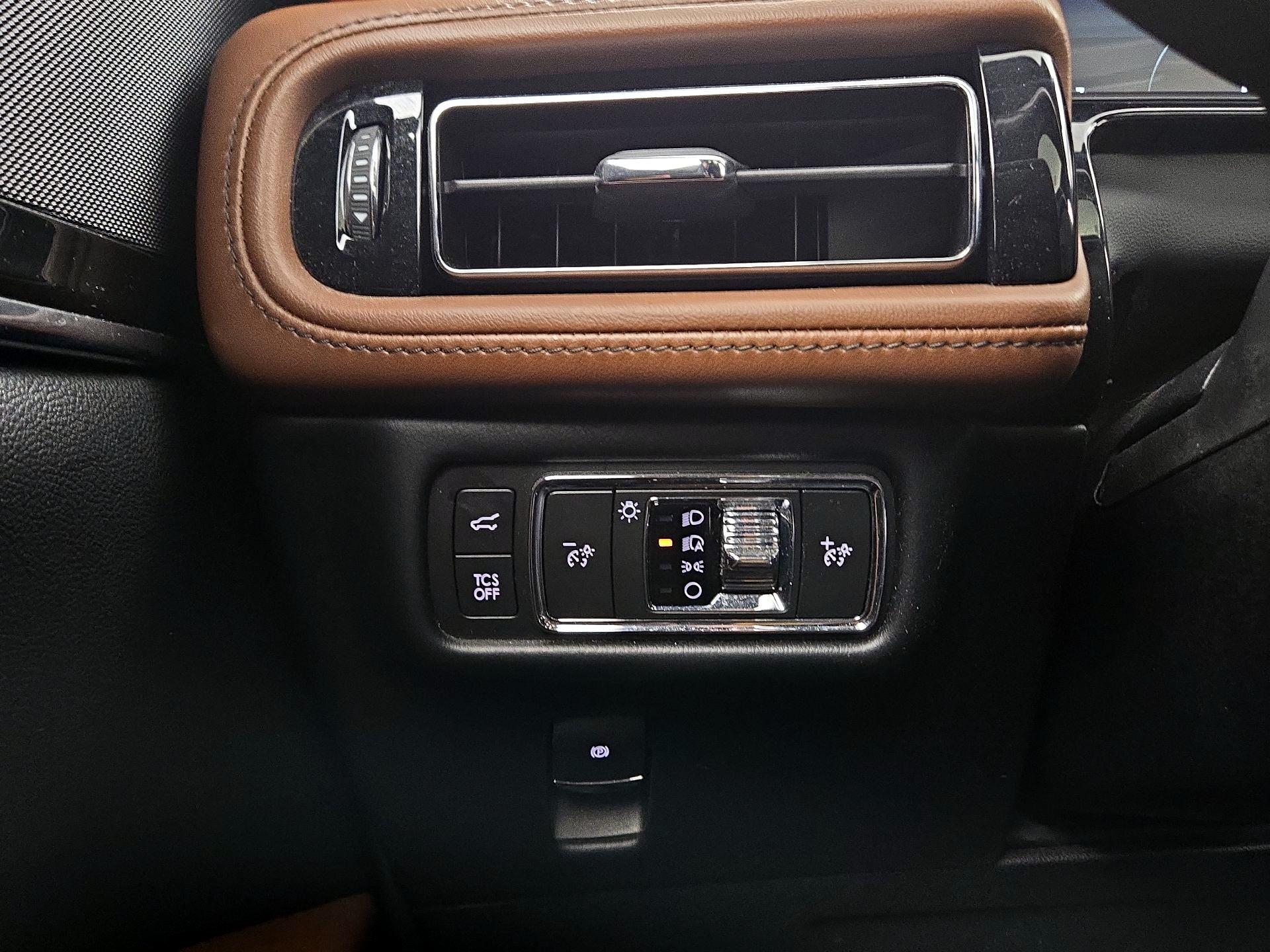 Thumbnail: 2022 Lincoln Nautilus - 13