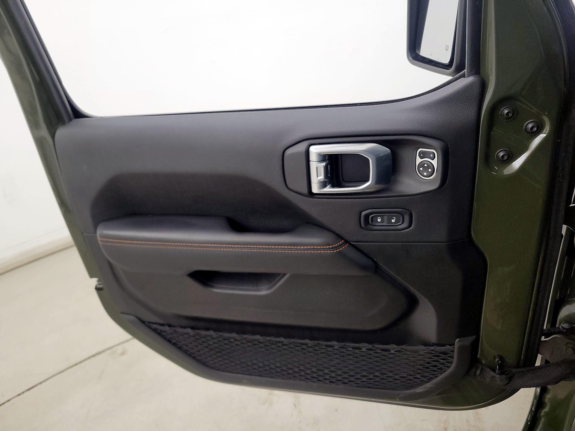 Thumbnail: 2023 Jeep Gladiator - 12