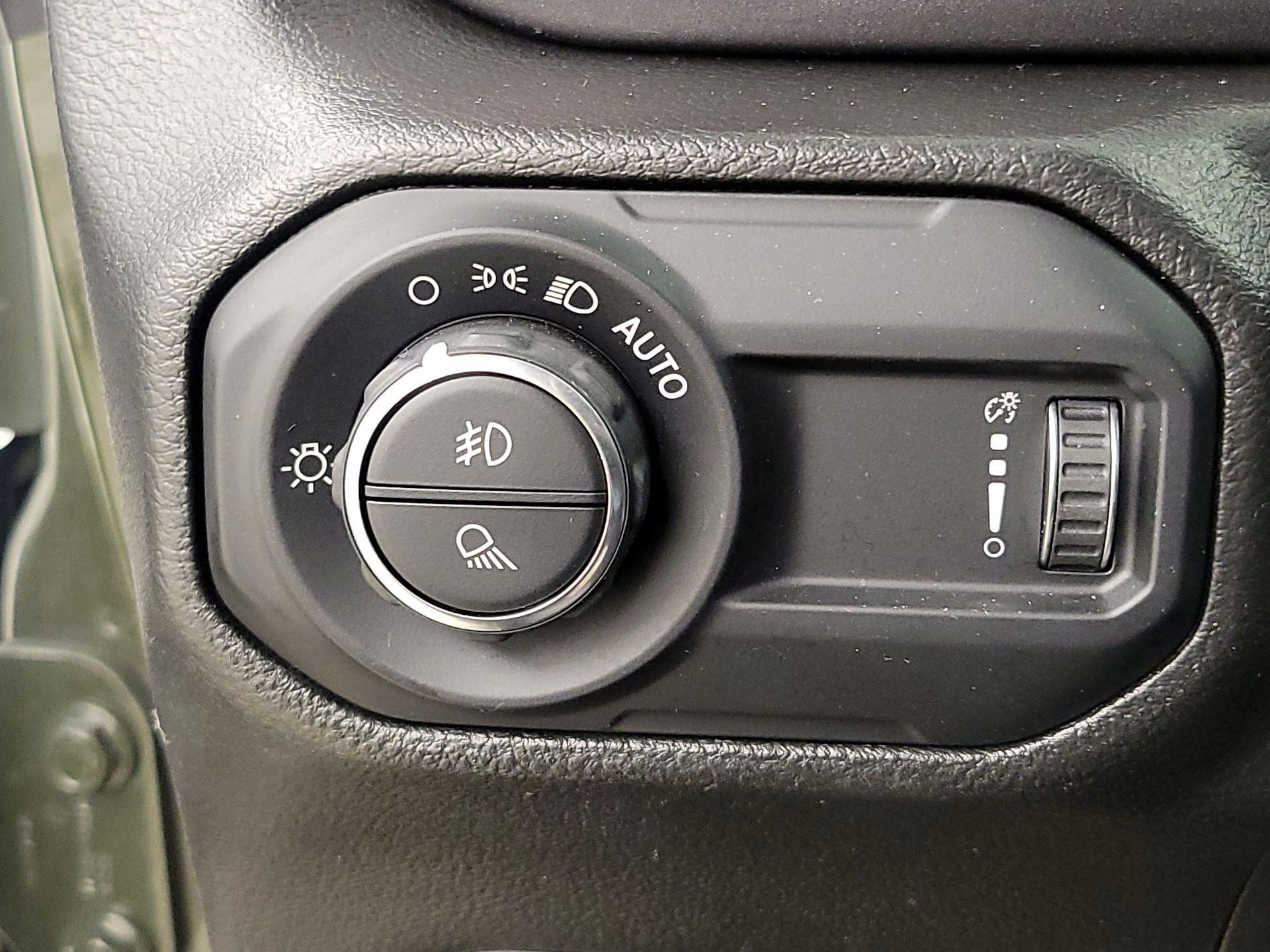 Thumbnail: 2023 Jeep Gladiator - 13