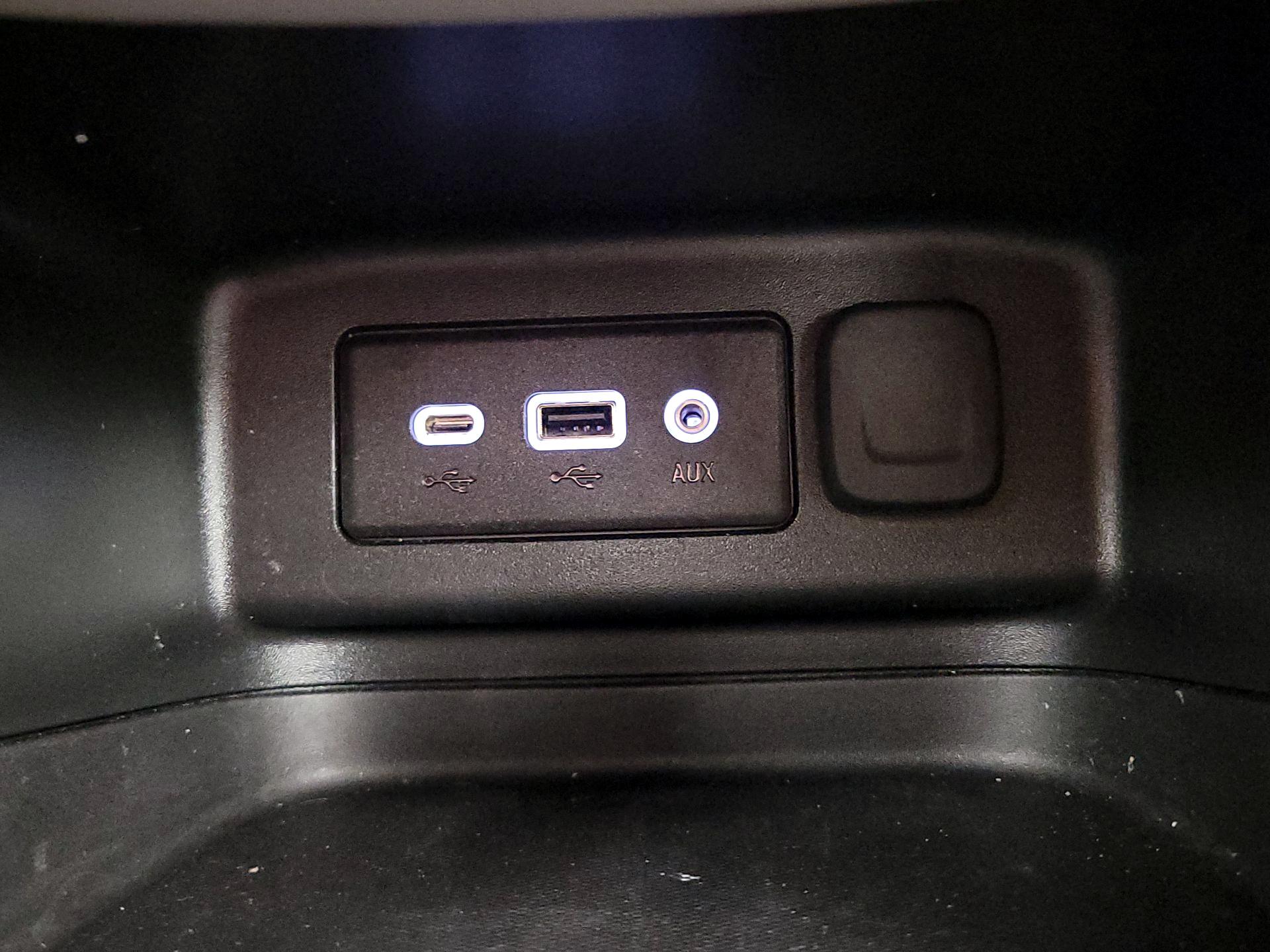 Thumbnail: 2023 Chevrolet Equinox - 18