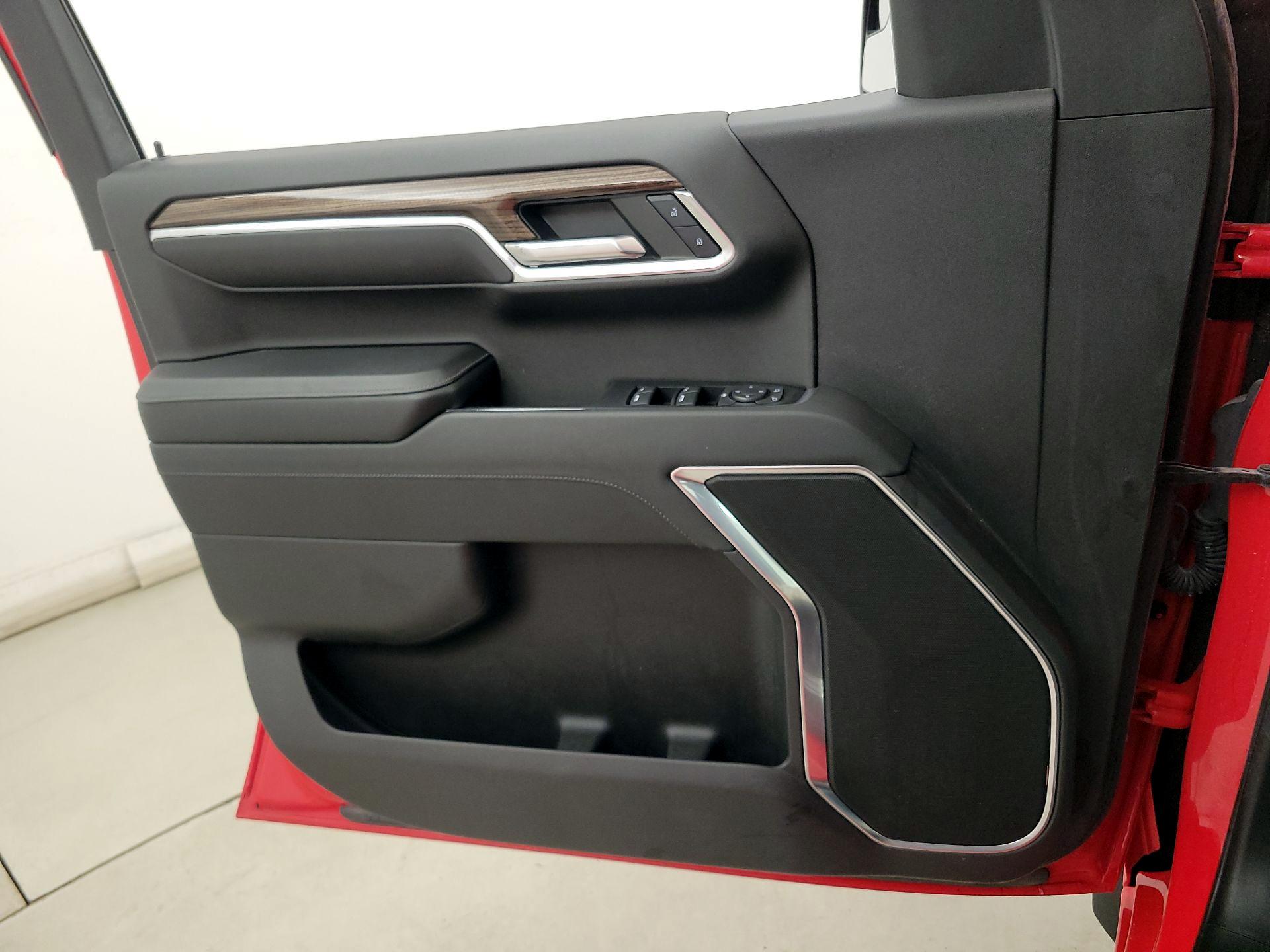 Thumbnail: 2022 Chevrolet Silverado 1500 - 12