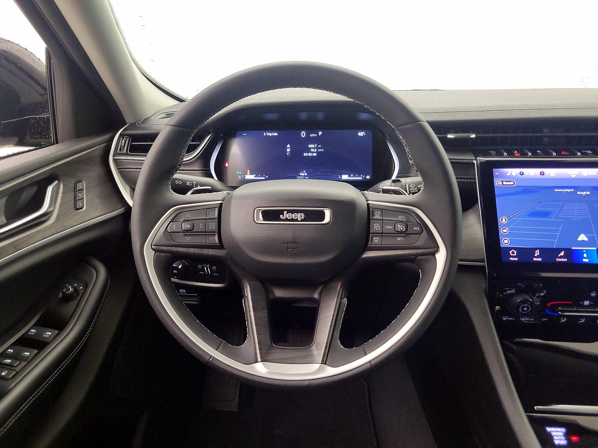 Thumbnail: 2023 Jeep Grand Cherokee - 10