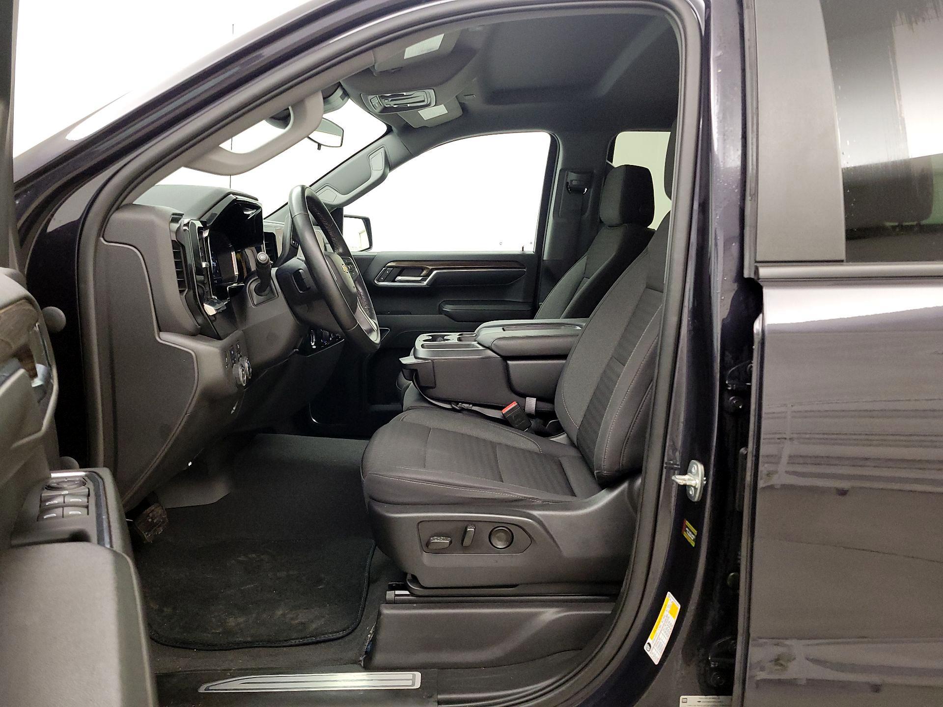 Thumbnail: 2023 Chevrolet Silverado 1500 - 11