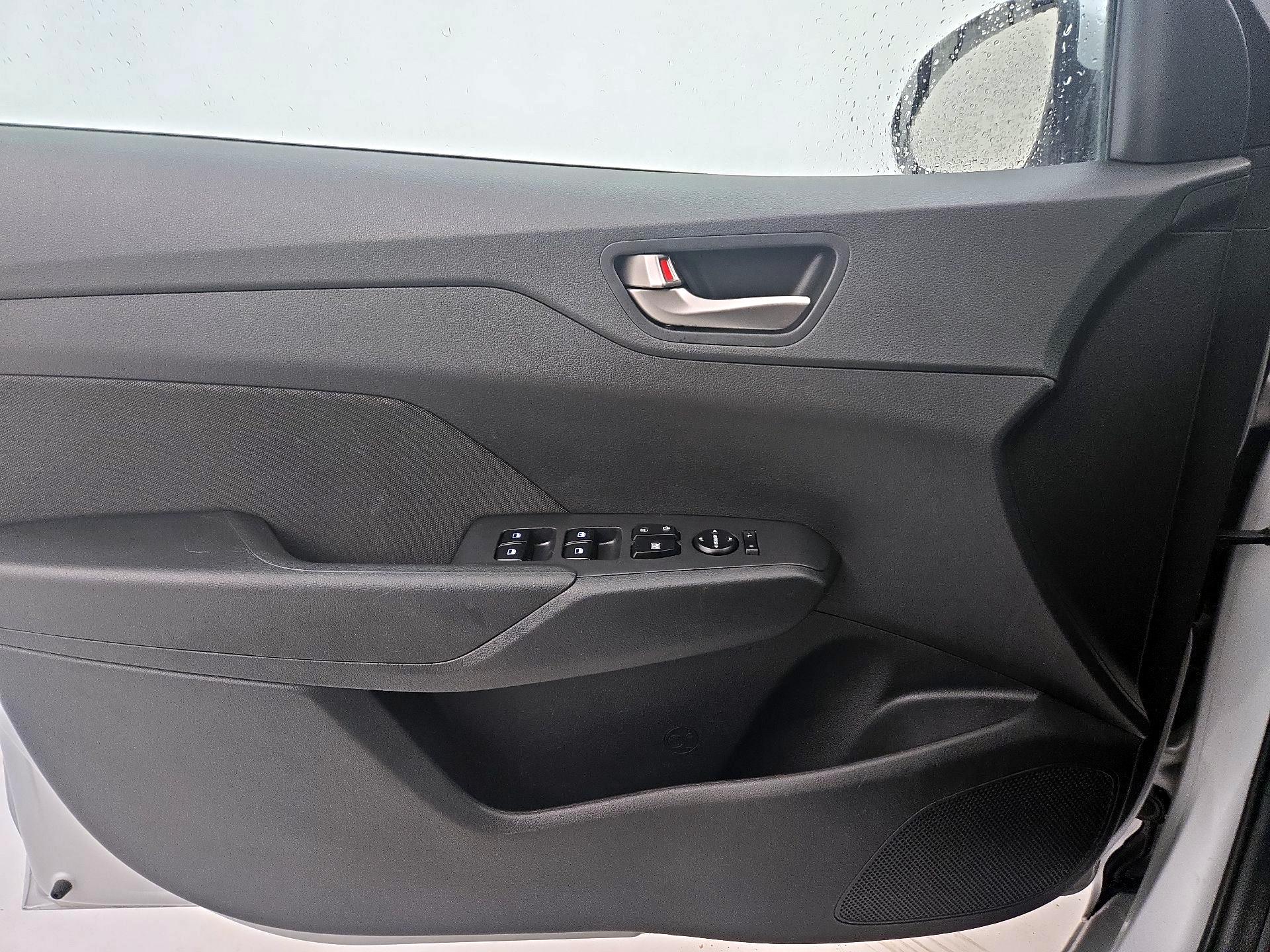 Thumbnail: 2022 Hyundai Accent - 12