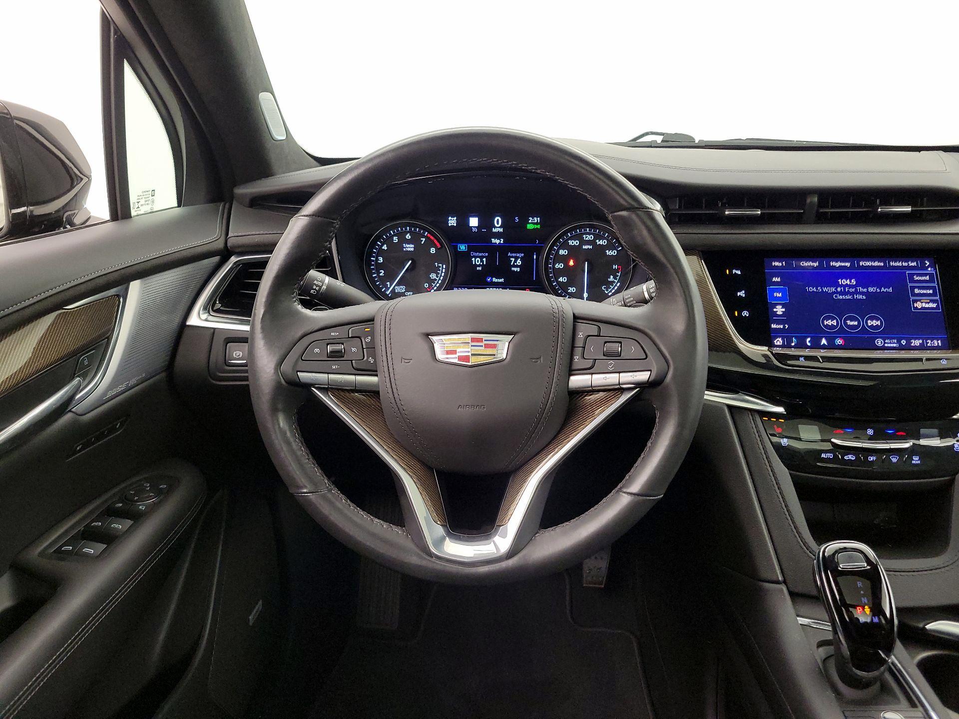Thumbnail: 2023 Cadillac XT6 - 10