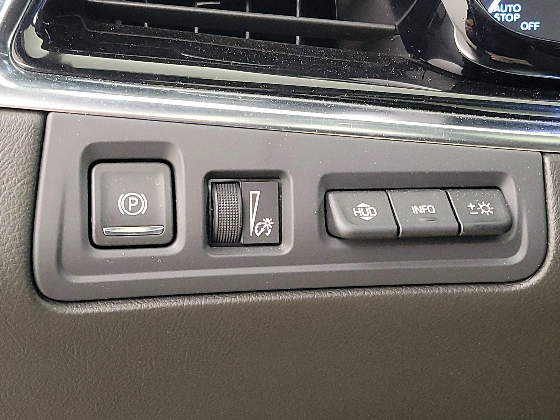 Thumbnail: 2023 Cadillac XT6 - 13