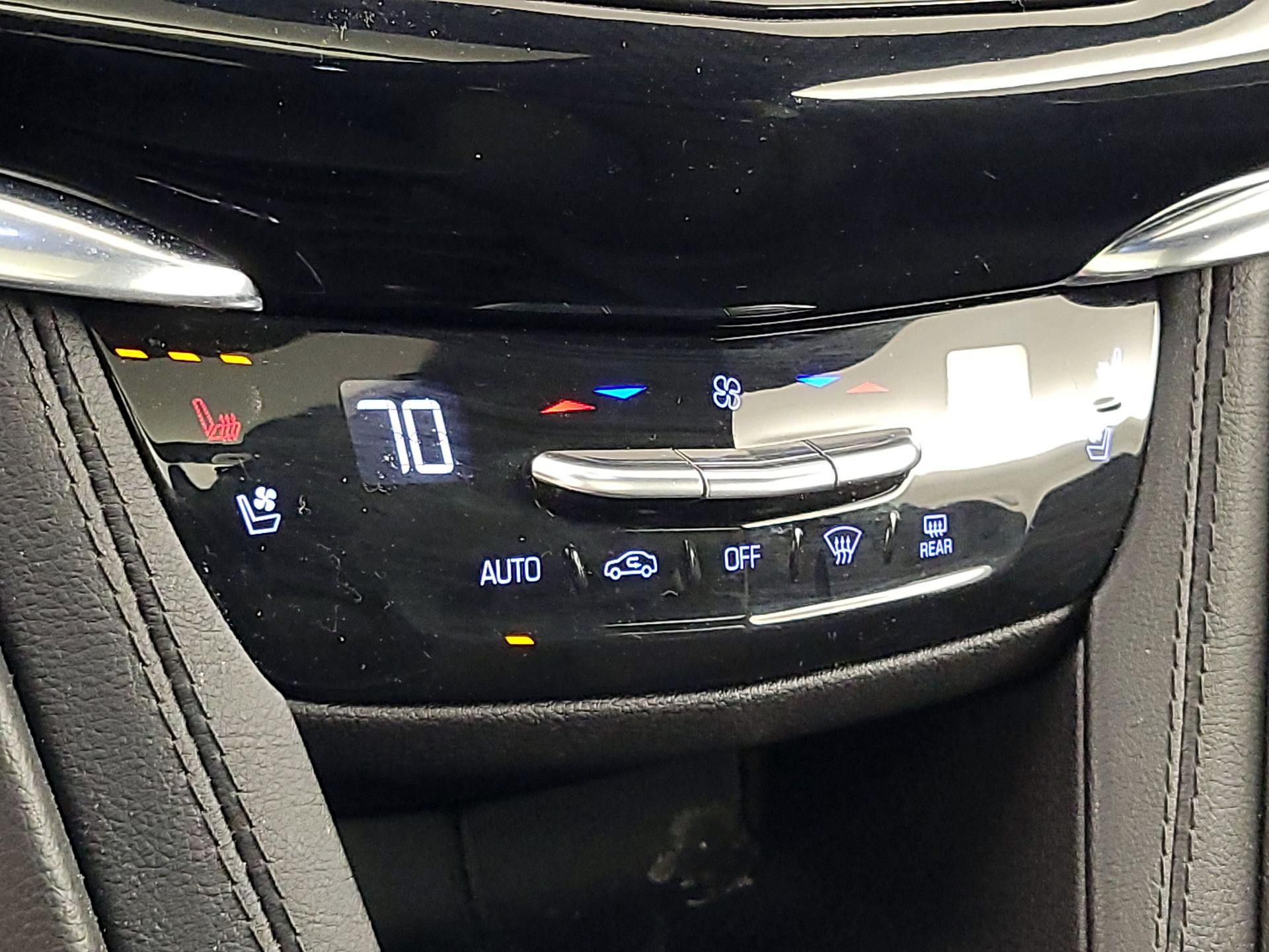 Thumbnail: 2023 Cadillac XT6 - 17