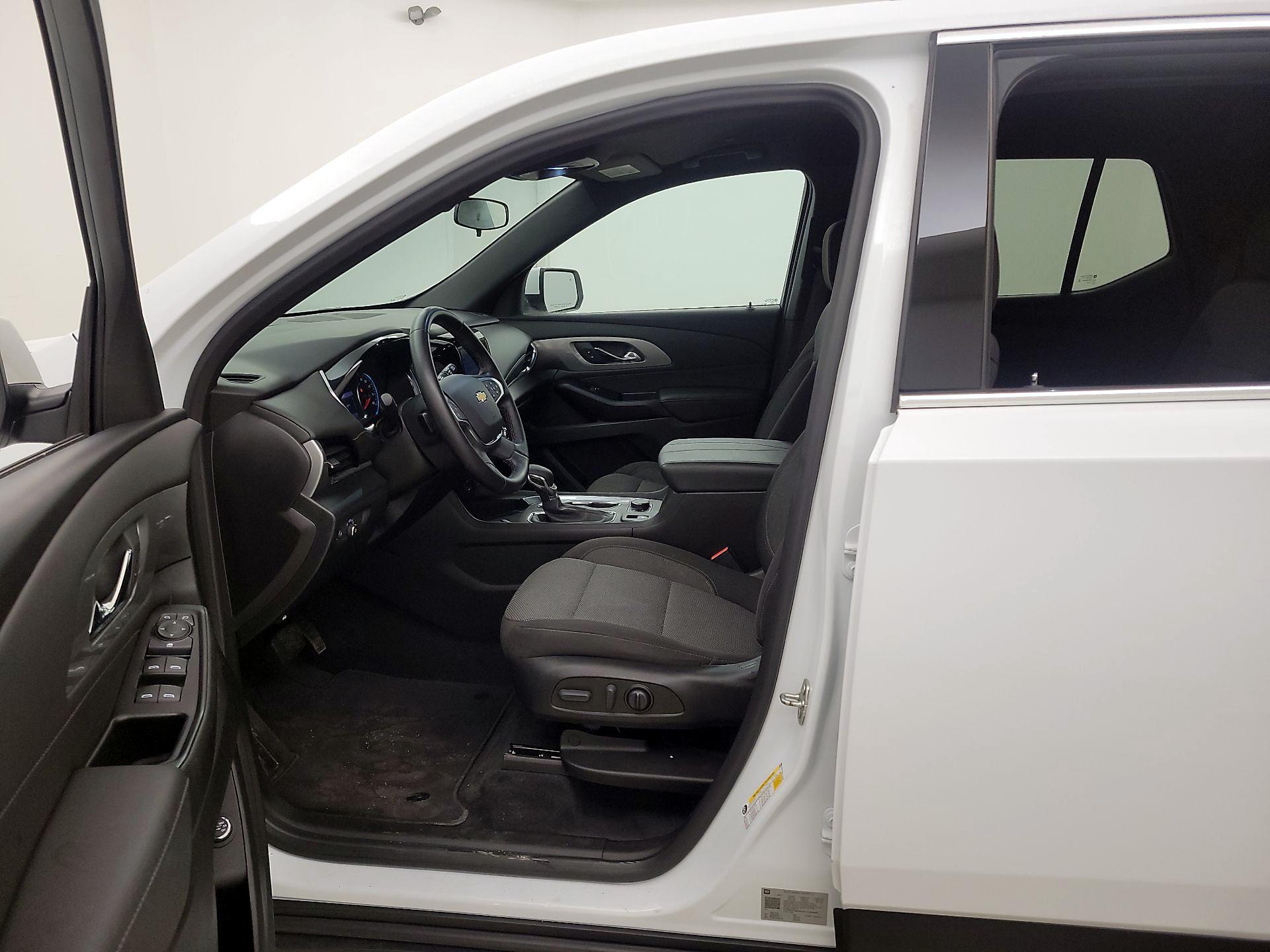 Thumbnail: 2023 Chevrolet Traverse - 11