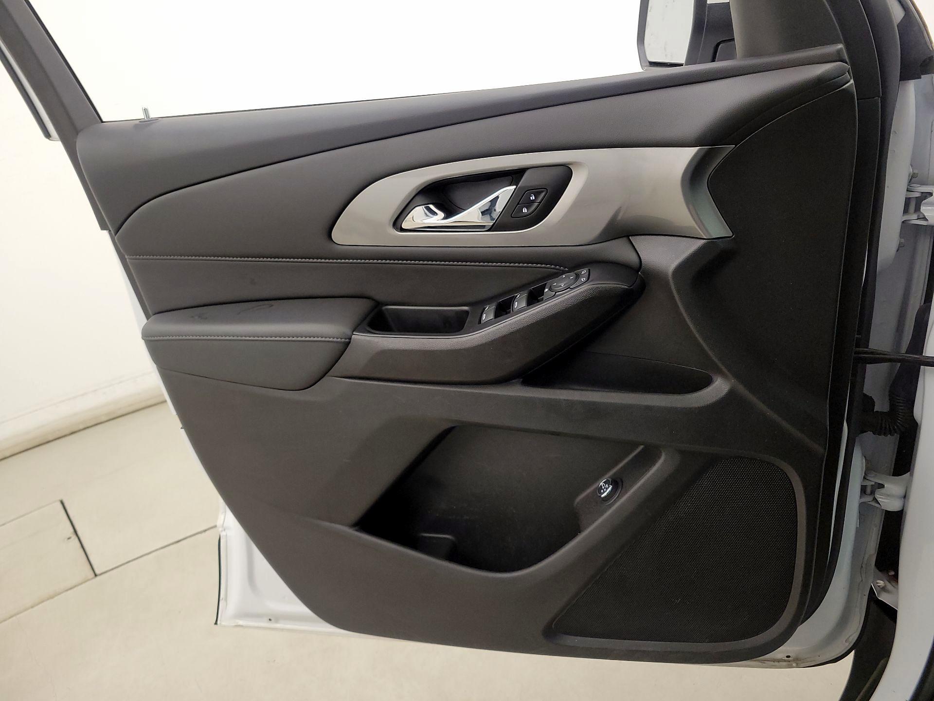 Thumbnail: 2023 Chevrolet Traverse - 12