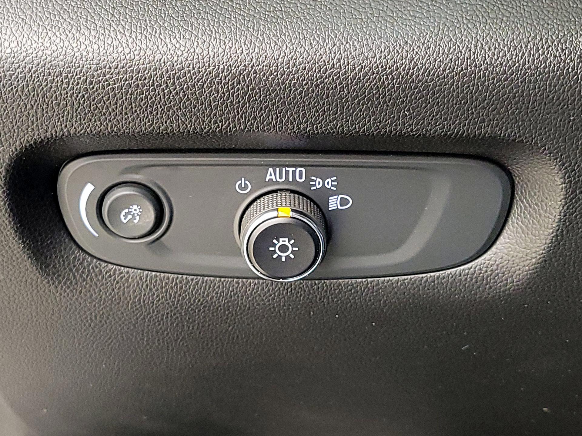 Thumbnail: 2023 Chevrolet Traverse - 13