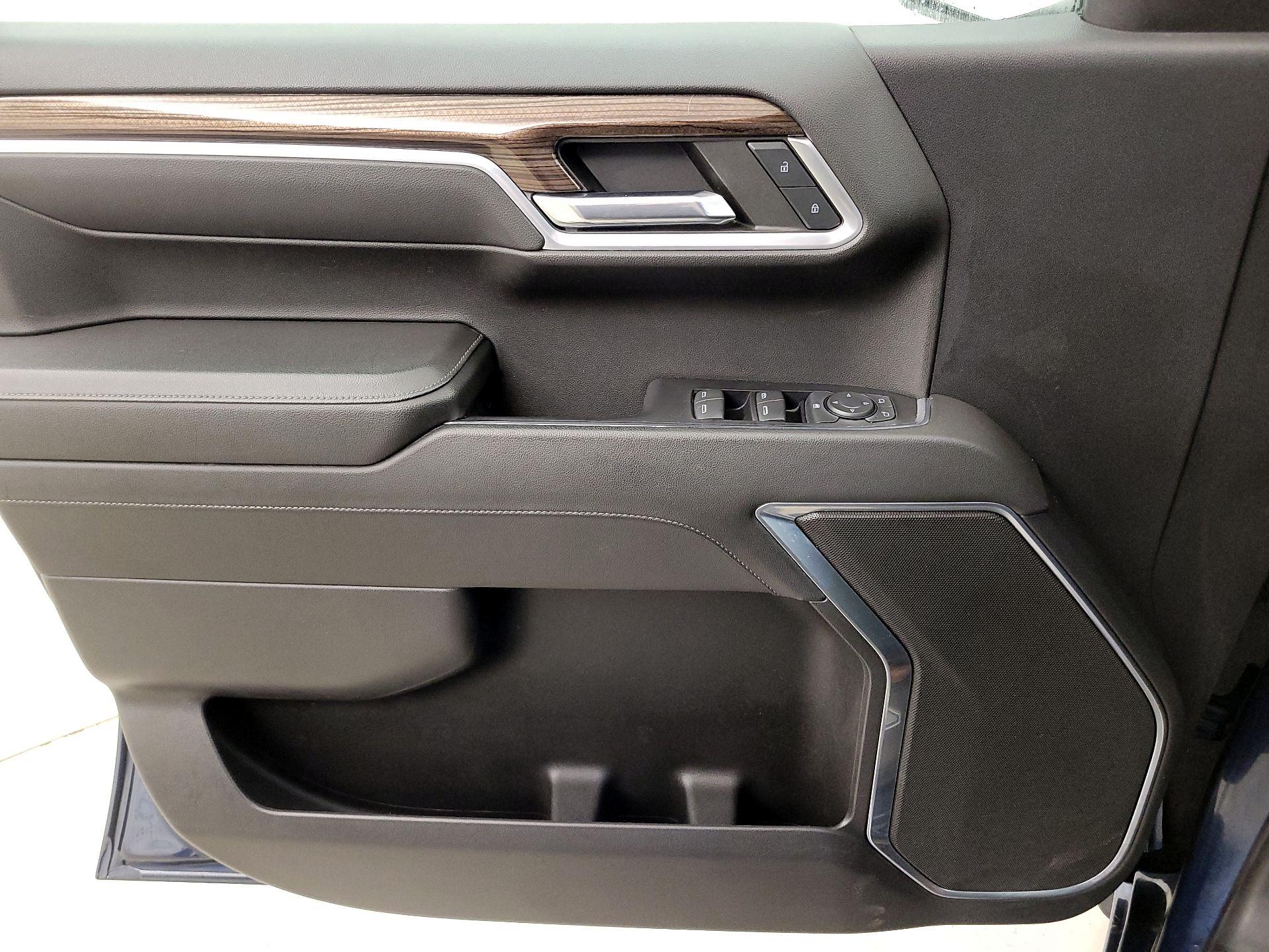 Thumbnail: 2022 Chevrolet Silverado 1500 - 12