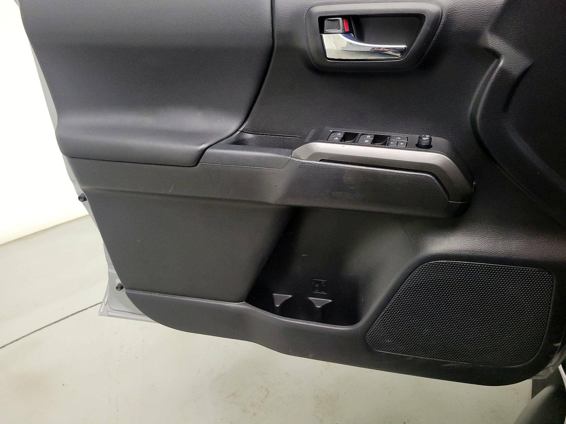 Thumbnail: 2021 Toyota Tacoma - 12