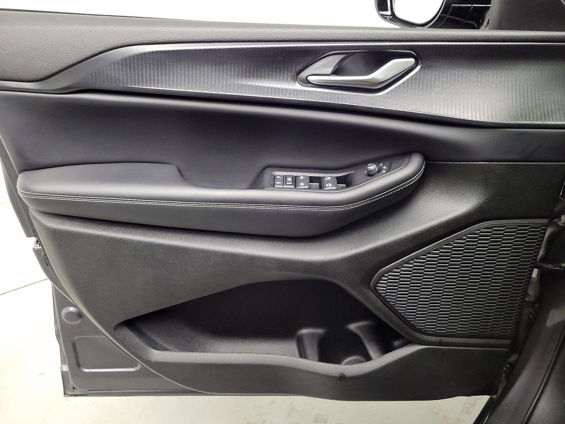 Thumbnail: 2023 Jeep Grand Cherokee L - 12