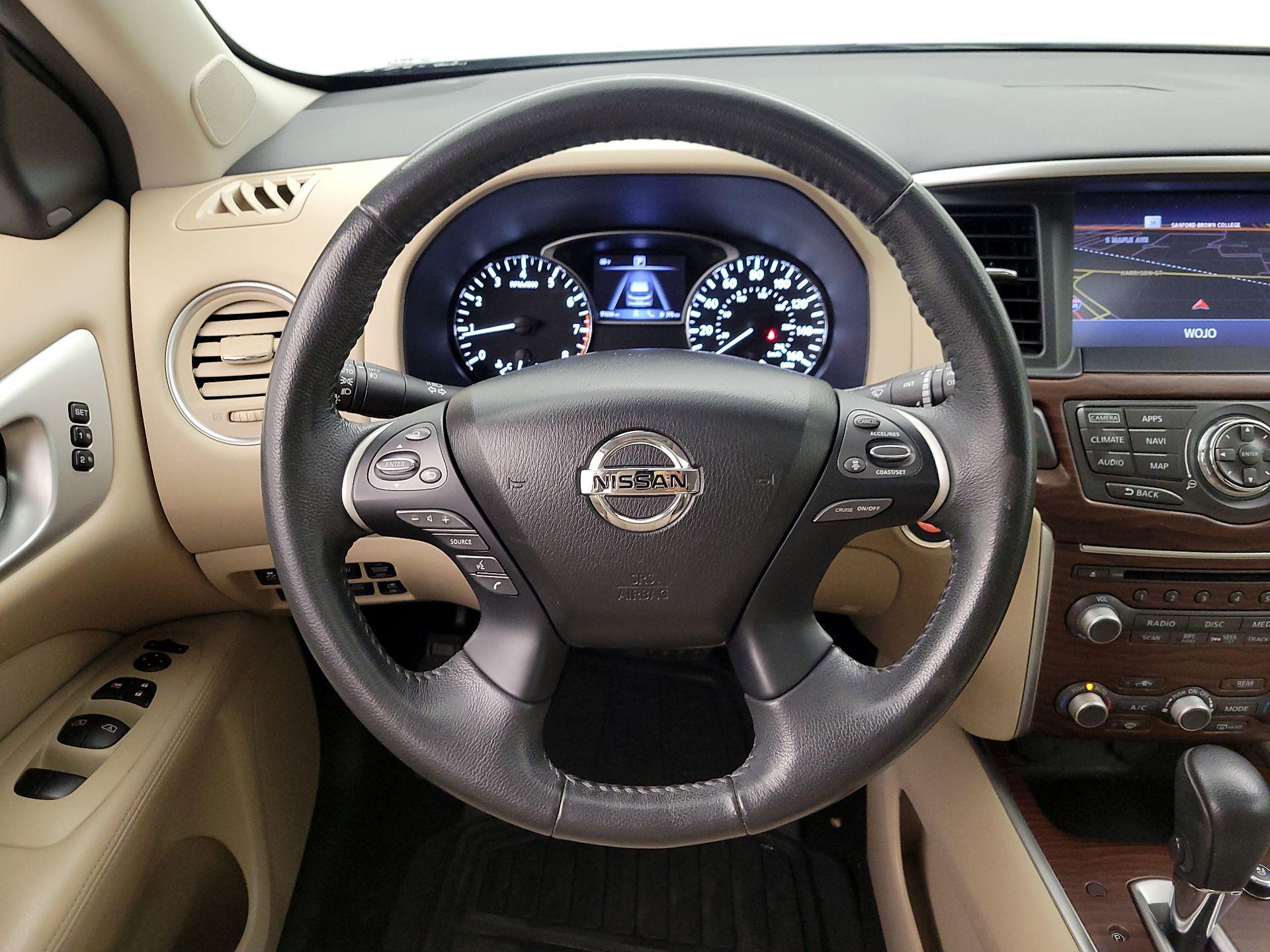 Thumbnail: 2017 Nissan Pathfinder - 10