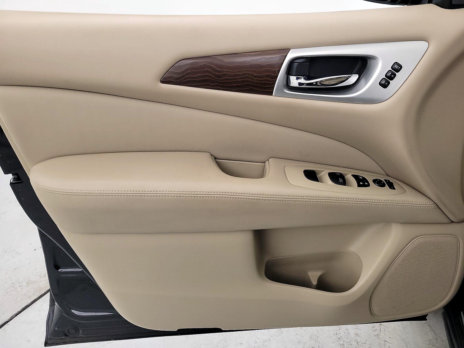 Thumbnail: 2017 Nissan Pathfinder - 12