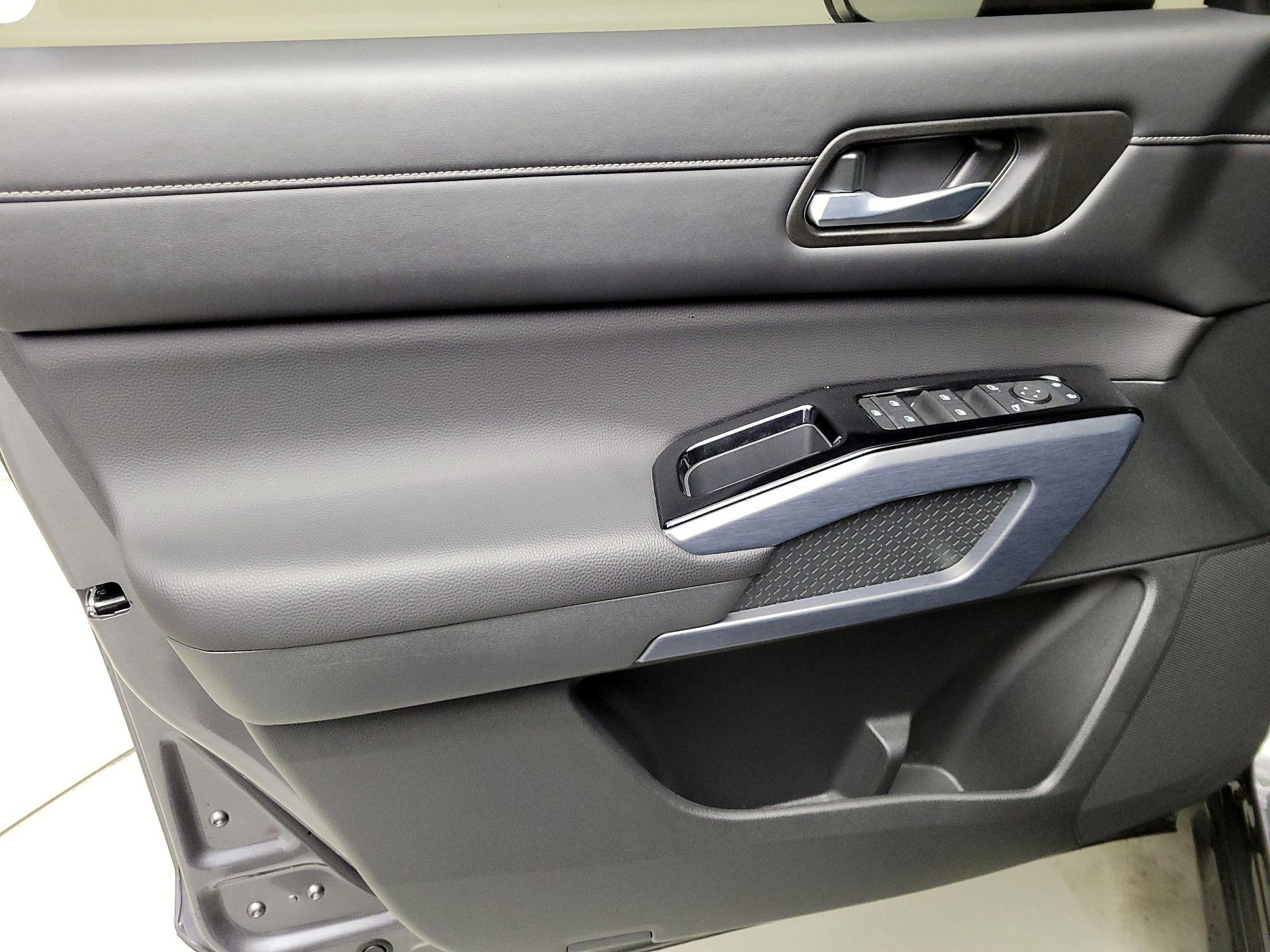 Thumbnail: 2025 Nissan Pathfinder - 12